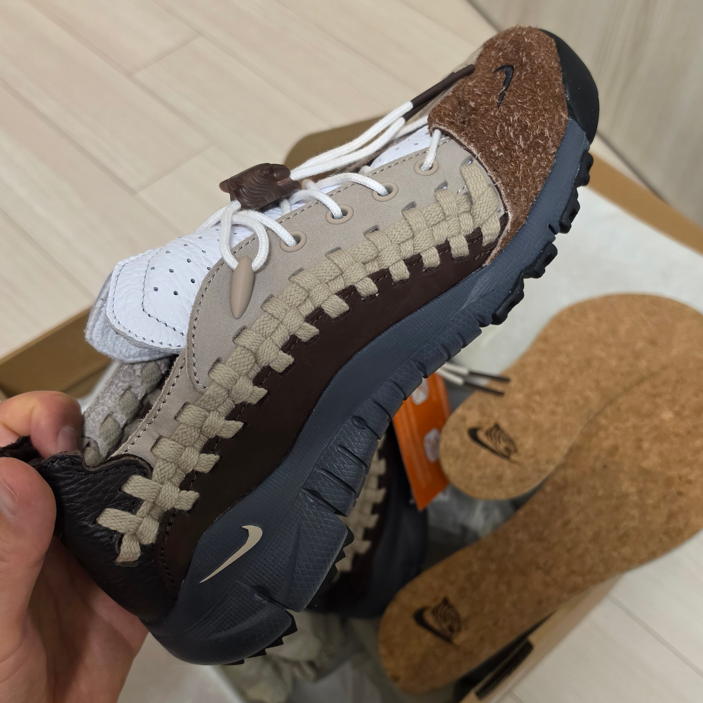 Nike x Soulgoods Homescape Woven Dark Field Brown and Medium Orewood Brown 착용 스타일 - 5