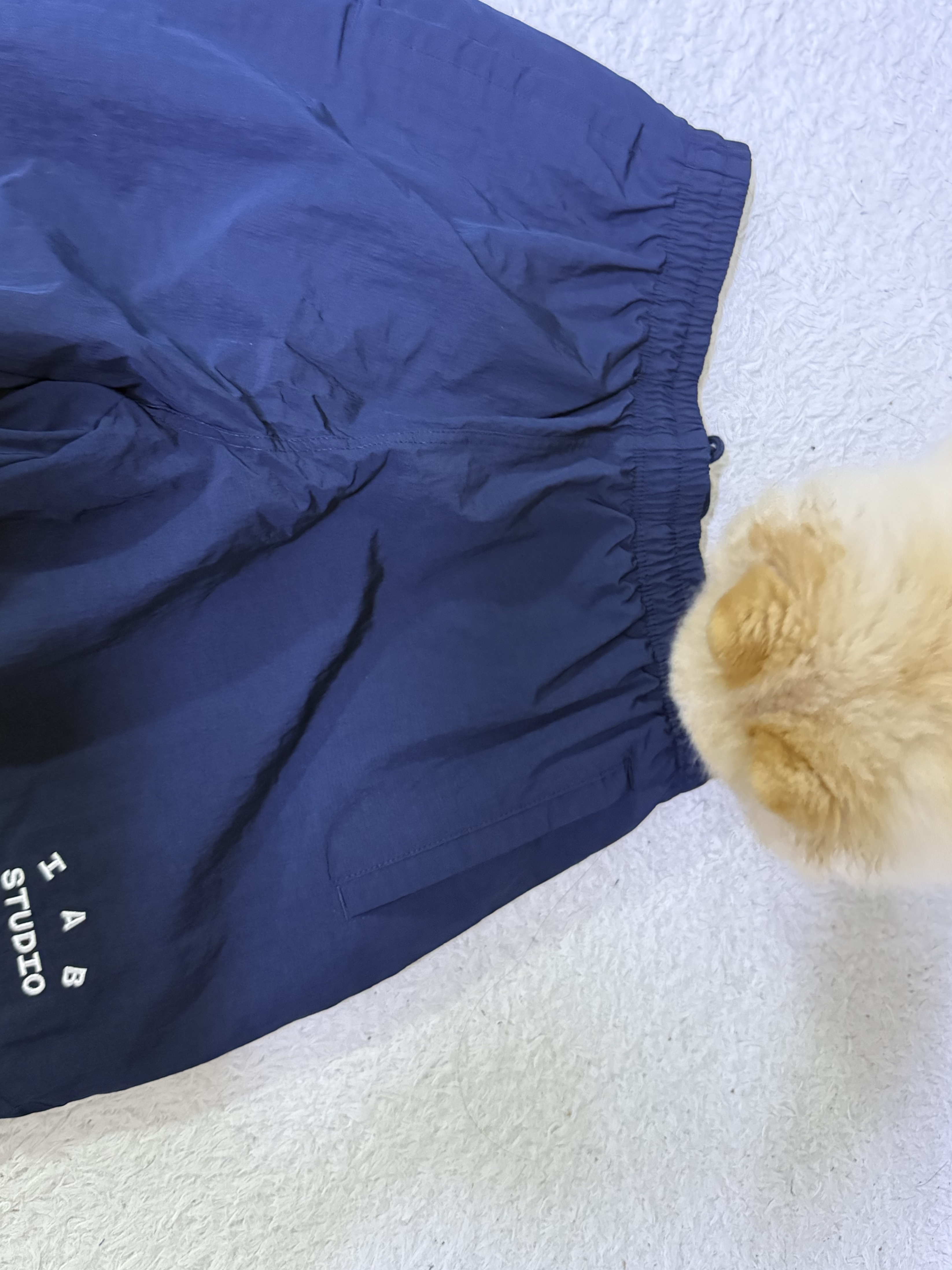 IAB Studio IAB Shorts Navy 착용 스타일 - 2
