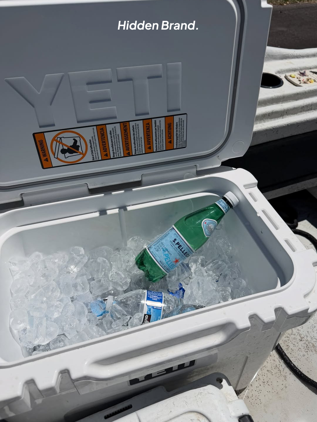 Yeti Roadie 24 Hard Cooler Navy, Yeti Tundra 45 Hard Cooler Navy 착용 스타일 - 7