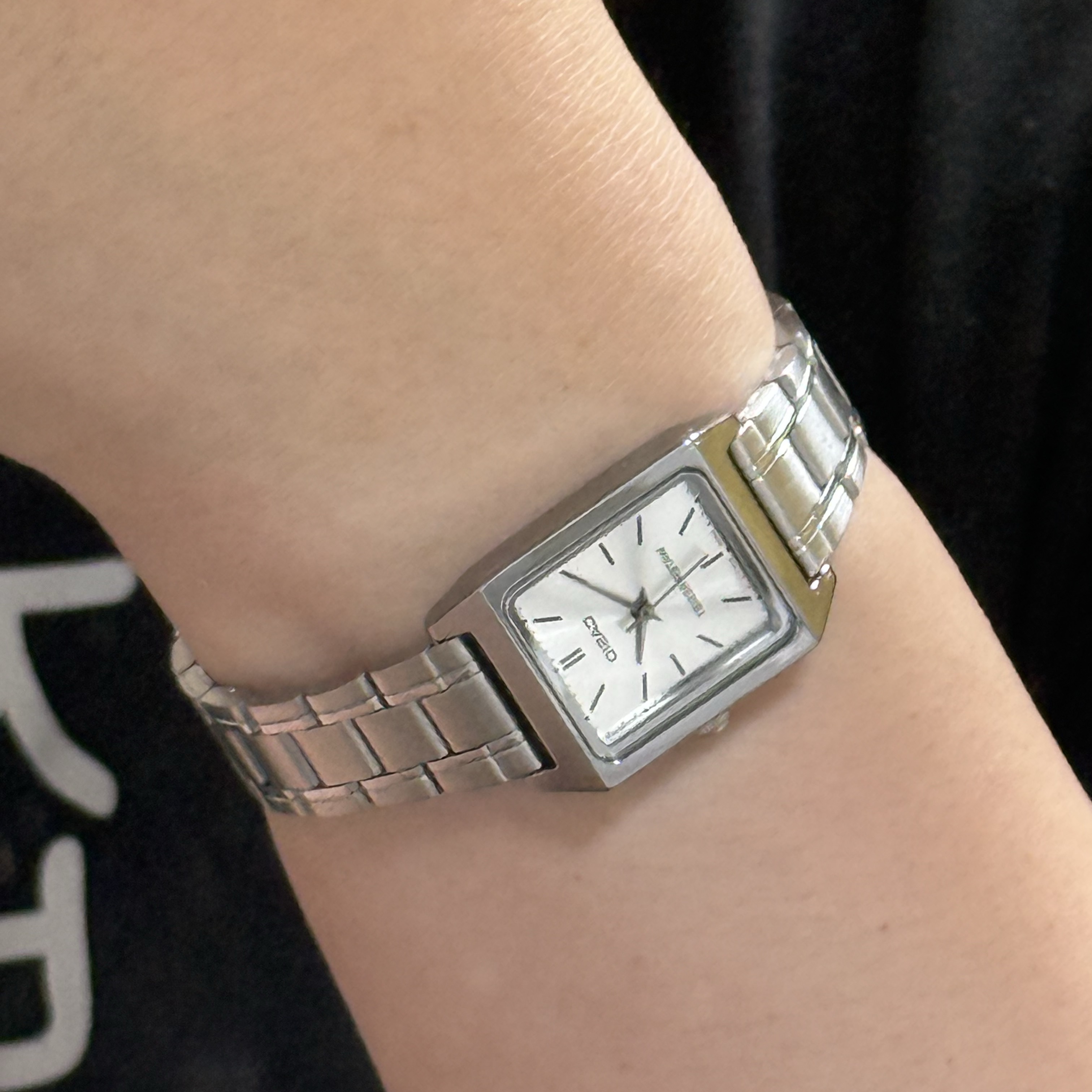 Casio LTP-V007D-7E 착용 스타일