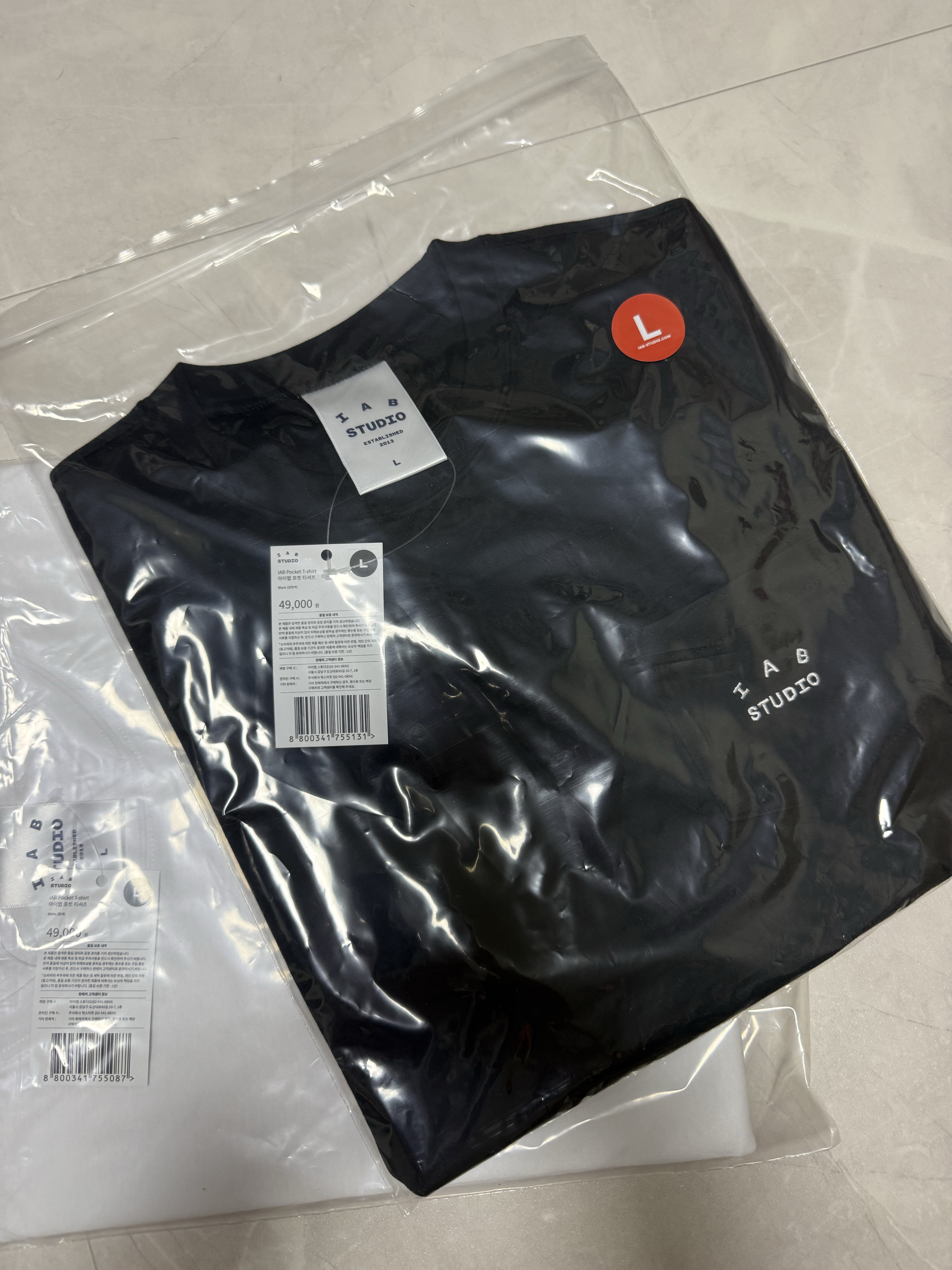IAB Studio IAB Pocket T-shirt Black 착용 스타일