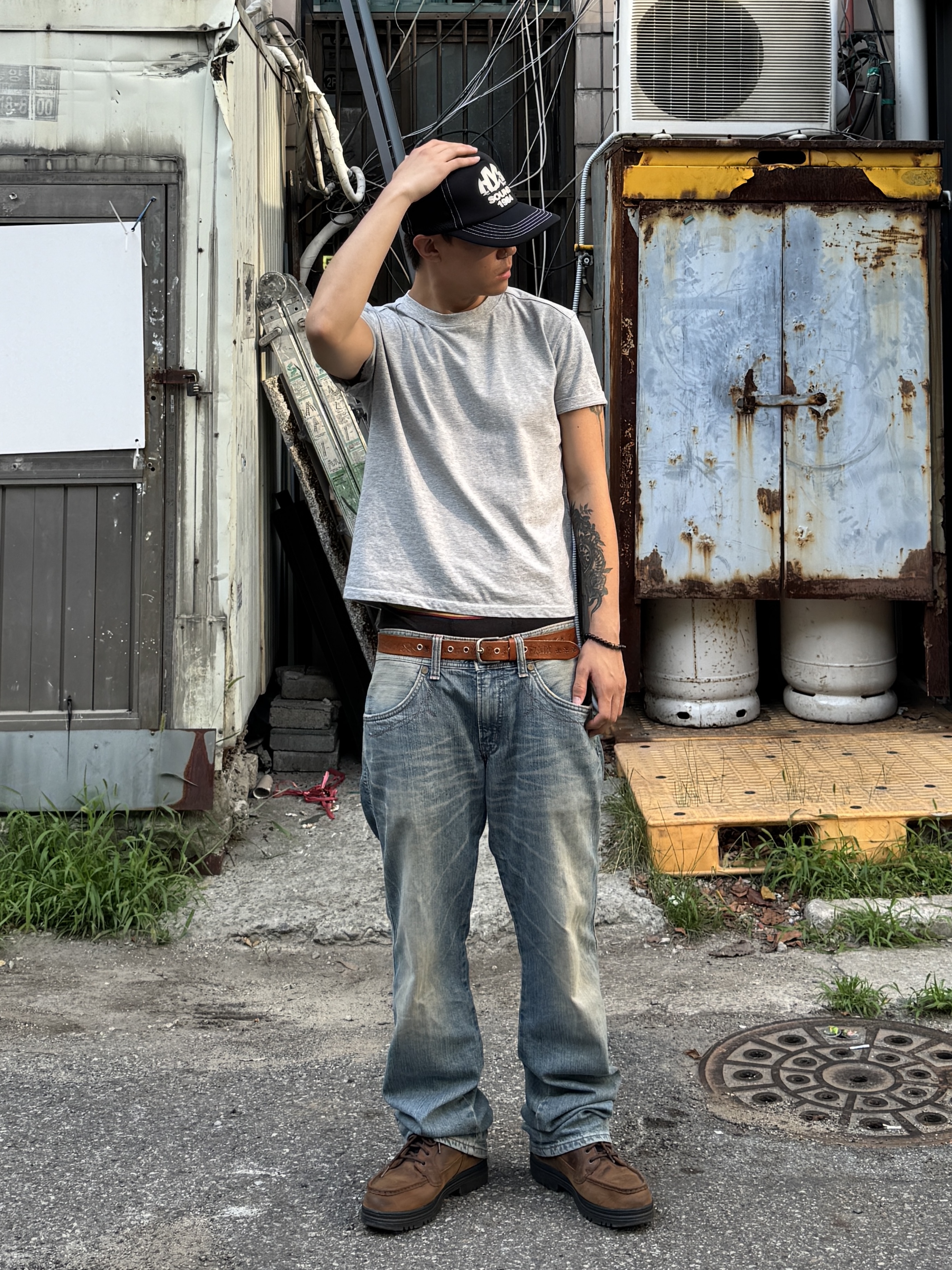 Hysteric Glamour HYS Sound Mesh Cap Black, Timberland Heritage Gore-Tex Moc Toe Mid Boots in Full Grain Brown -Wide 착용 스타일 - 2