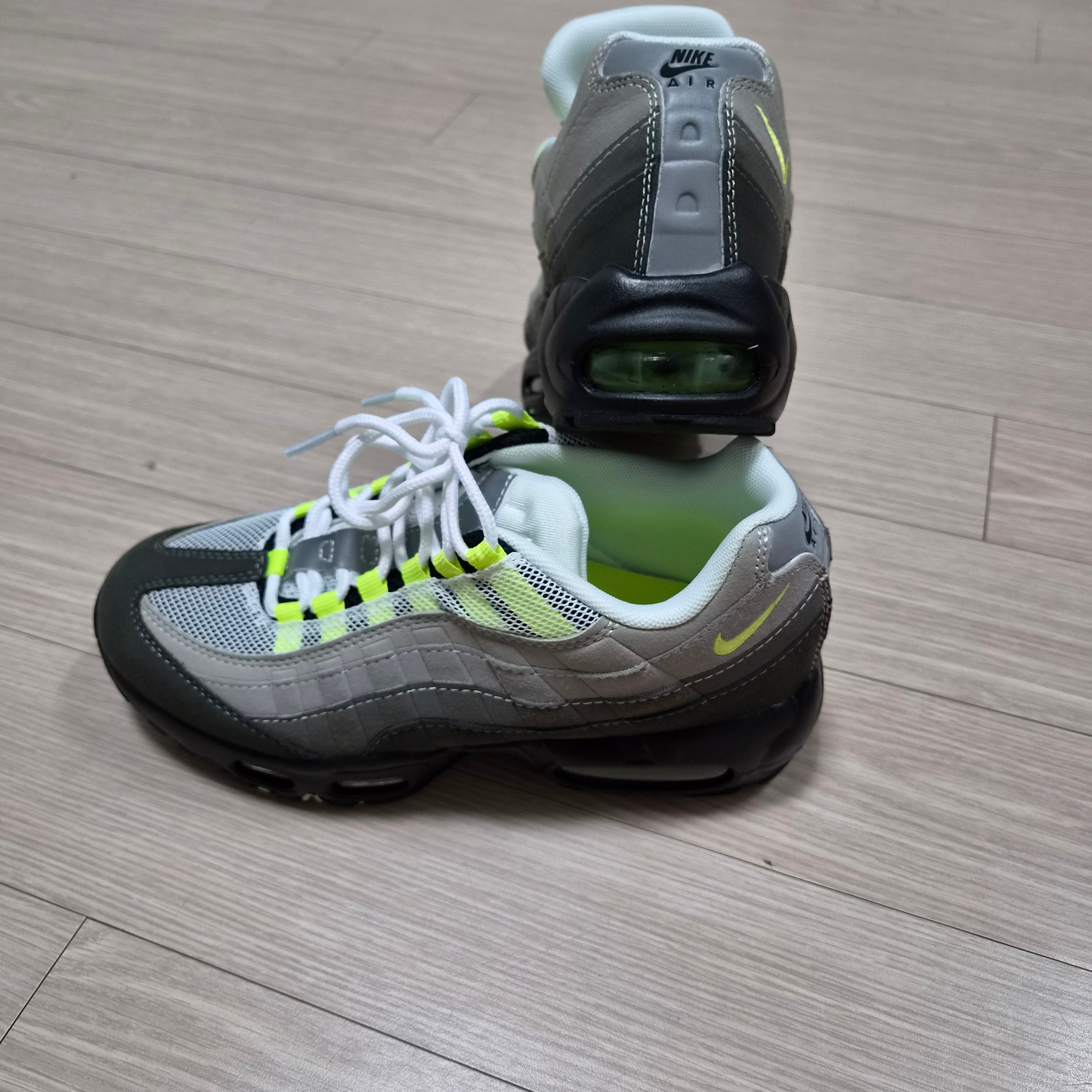 Nike Air Max 95 OG Neon 2015 착용 스타일 - 3