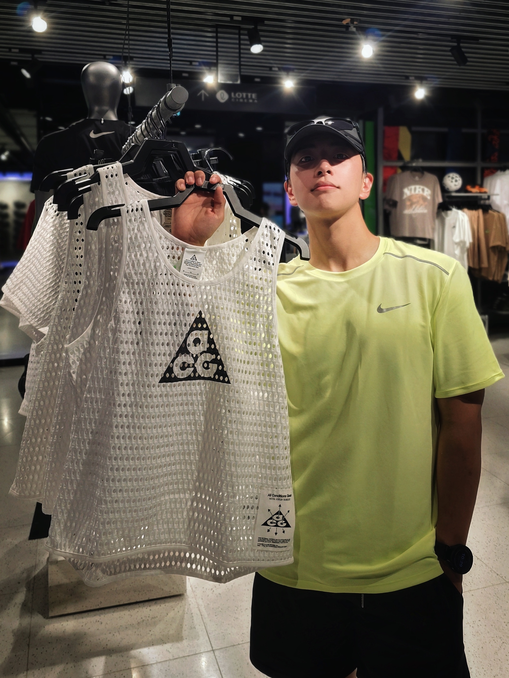 Nike Initiator White Obsidian Metallic Cool Grey, Nike Miler Dri-Fit Short Sleeve Running Top Volt Ice Barely Volt - Asia 착용 스타일 - 10