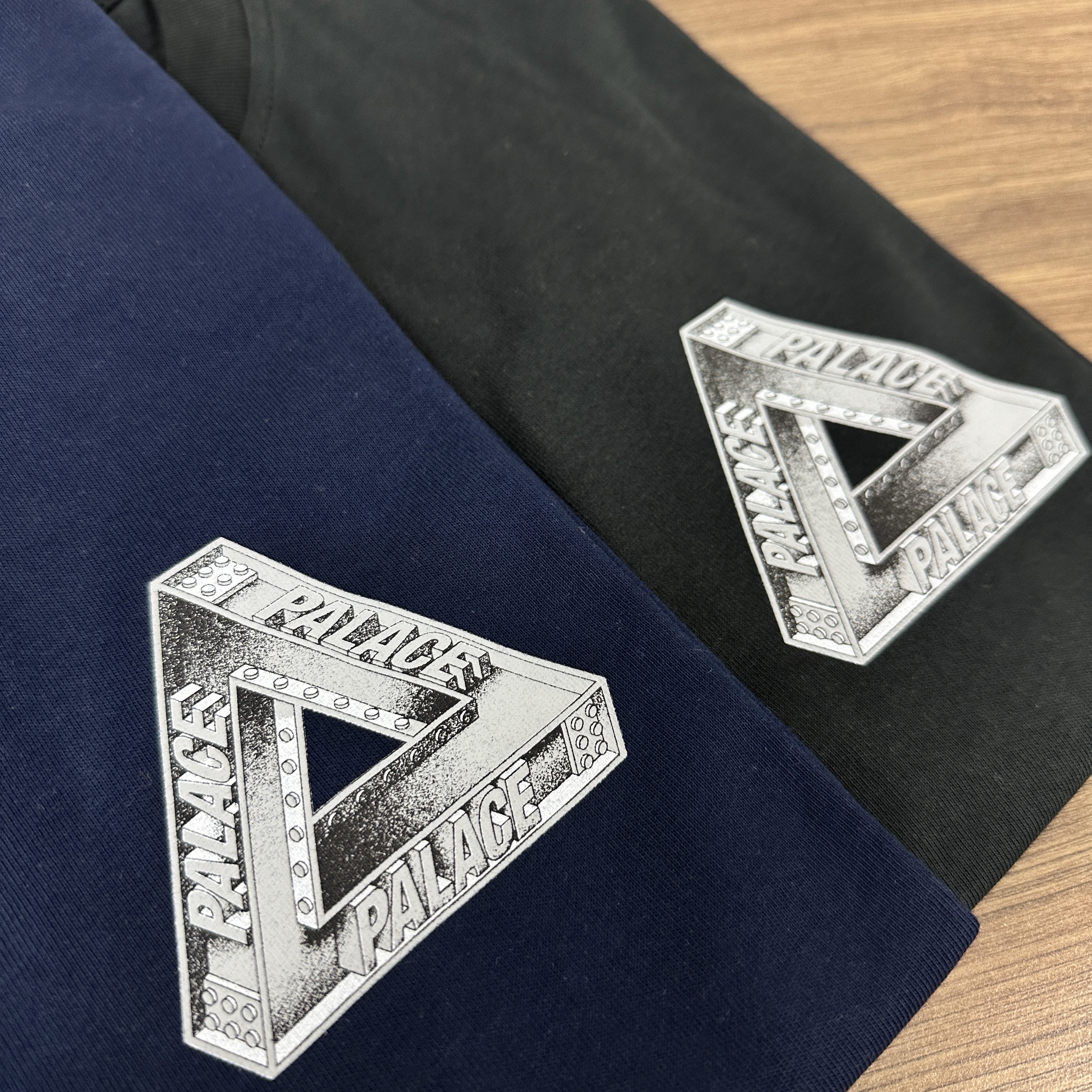 Palace Tri Girders T-Shirt Black - 26SS, Palace Tri Girders T-Shirt Navy - 26SS 착용 스타일 - 5