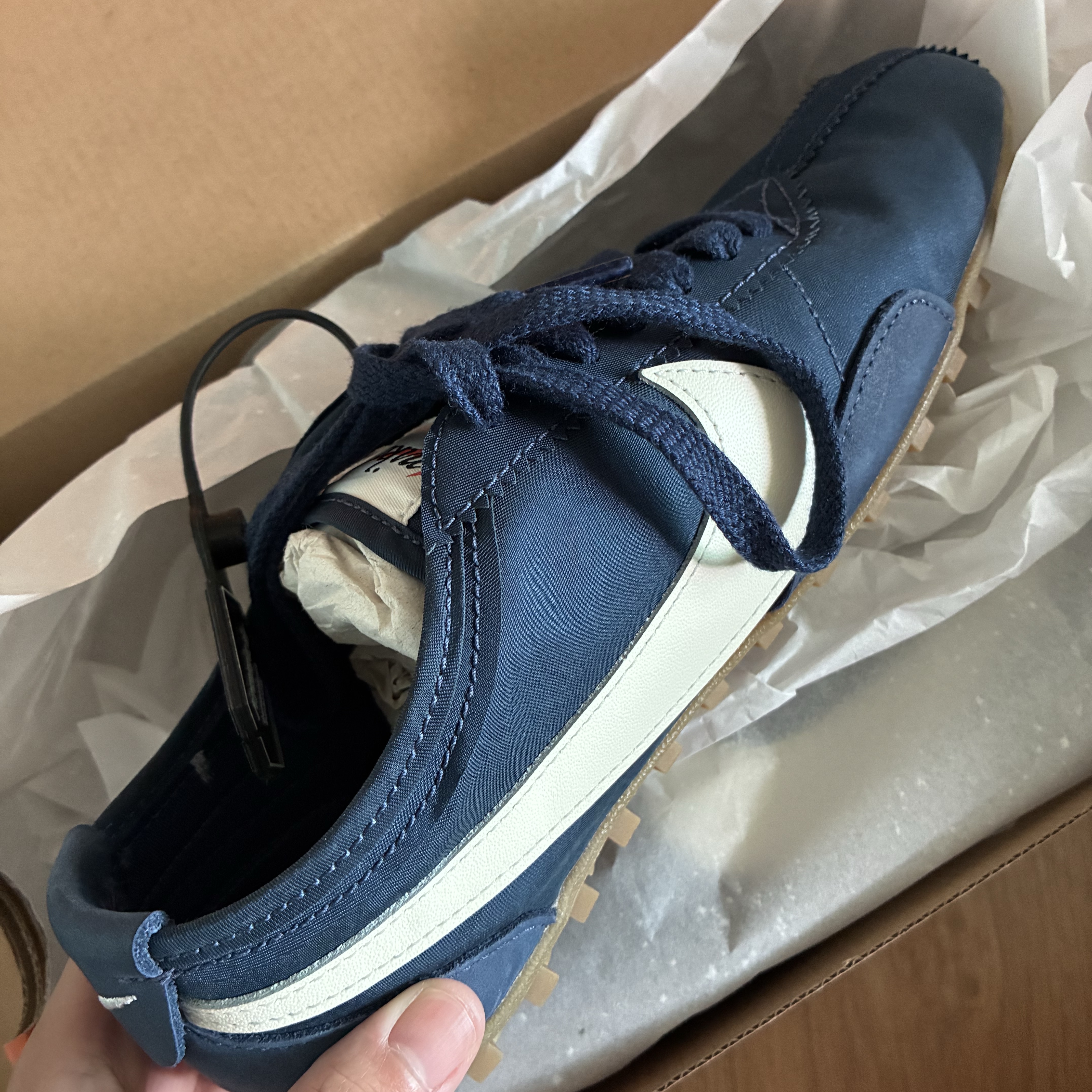 (W) Nike Moon Shoe OG Midnight Navy Gum Light Brown 착용 스타일