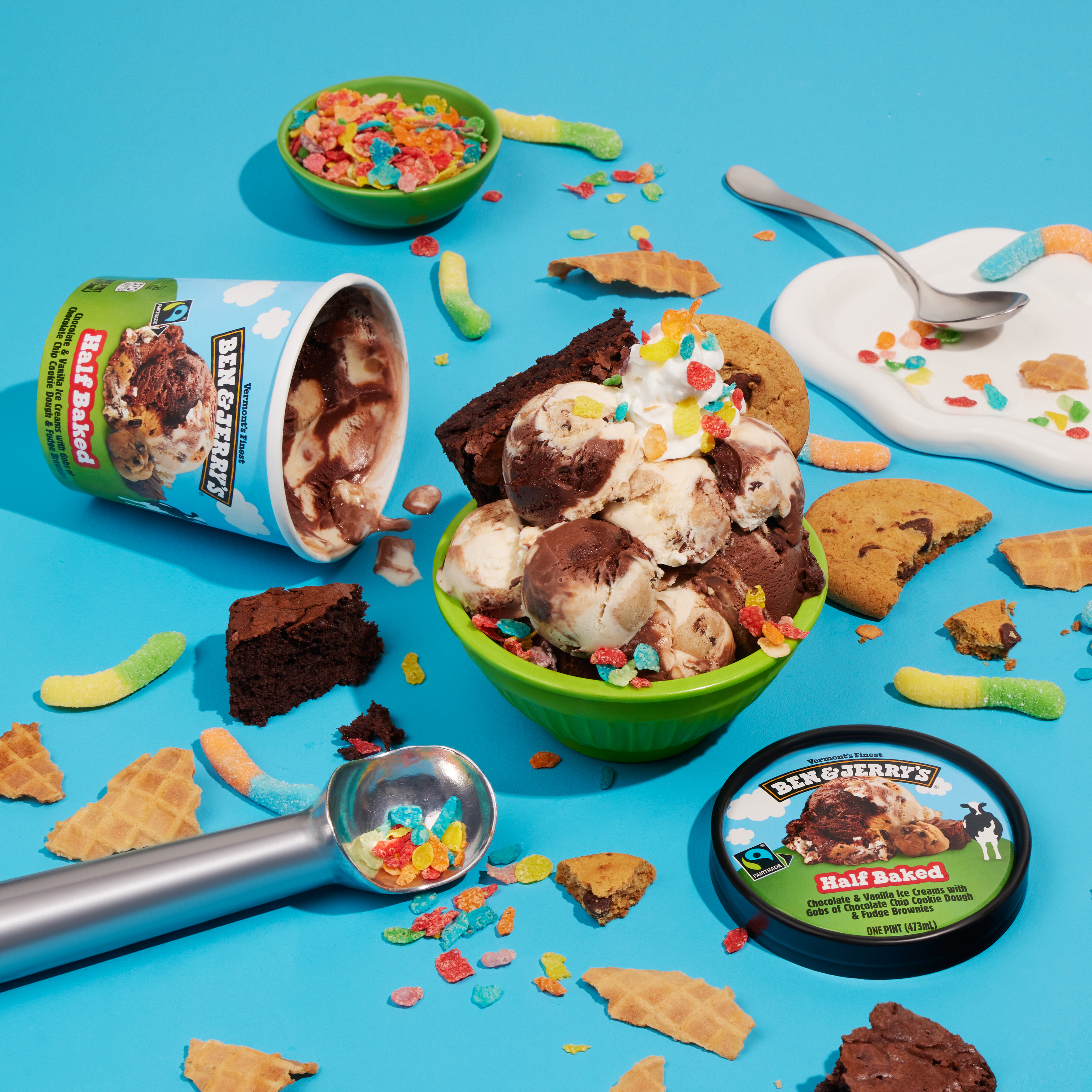 [KREAM 단독] Ben&Jerry's 3 Pint Set + FREE PB S'more Pint, Scoop Spoon & Insulated Bag, Ben&Jerry's Ice Cream Cake + FREE PB S'more Pint + Scoop Spoon 착용 스타일 - 1
