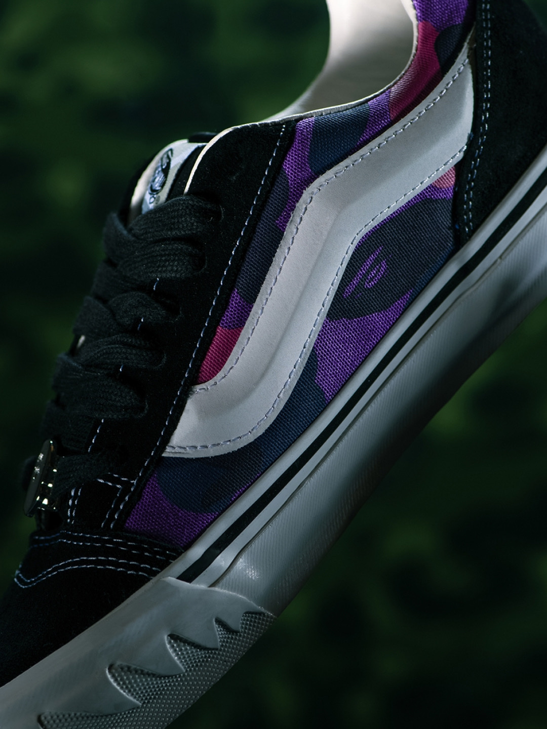 Vans x BAPE Premium Knu-Skool Camo Black, Vans x BAPE Premium Knu-Skool Camo Green 착용 스타일 - 3