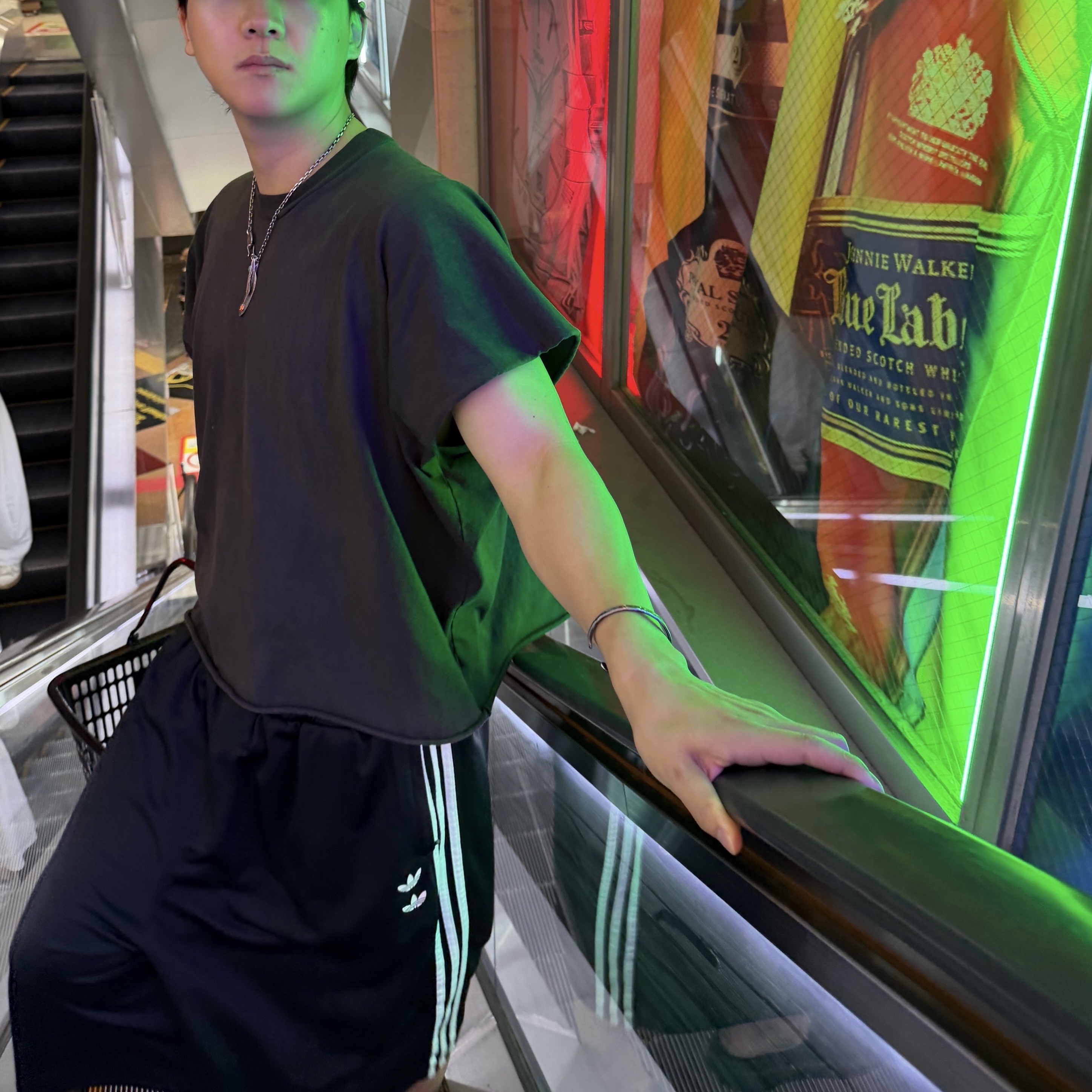 Adidas x Willy Chavarria Mesh Shorts Black - US Sizing, Yeezy One Box T-Shirt Black μ°©μ© μ€νμΌ
