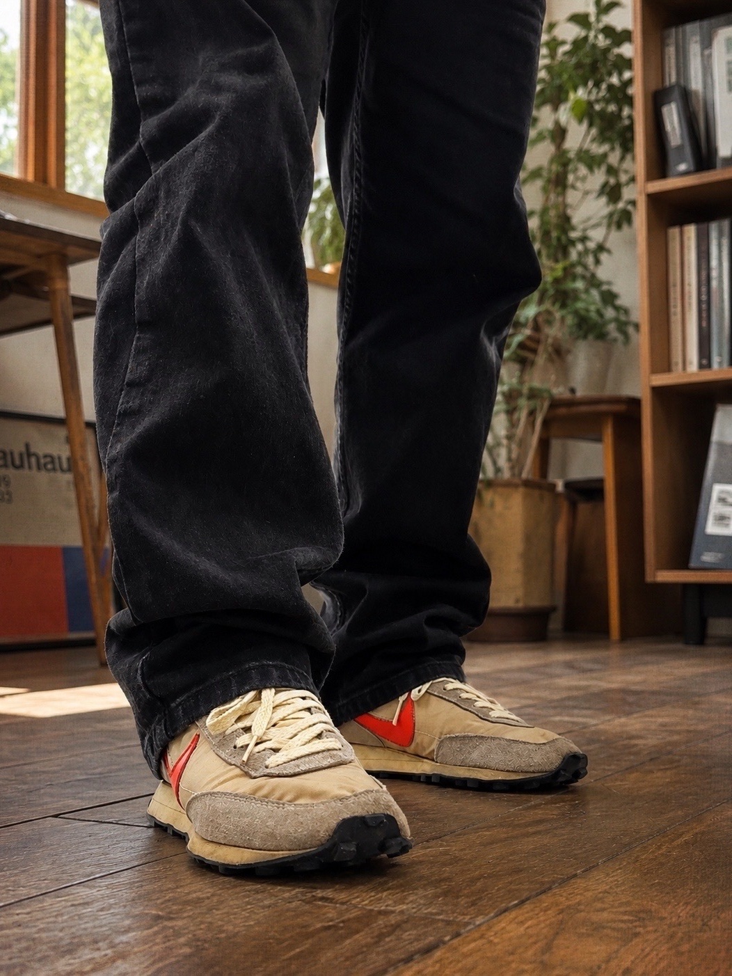 Nike Daybreak SP Vegas Gold College Orange 착용 스타일 - 2