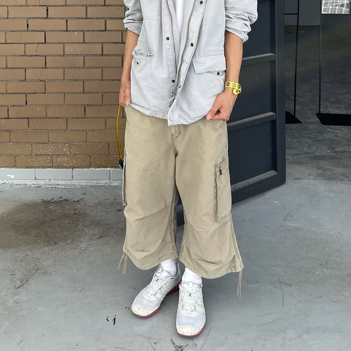 CHOWOO Vintage Military Capri Cargo Pants Washed Beige, CHOWOO Vintage Military Capri Cargo Pants Washed Khaki 착용 스타일 - 4