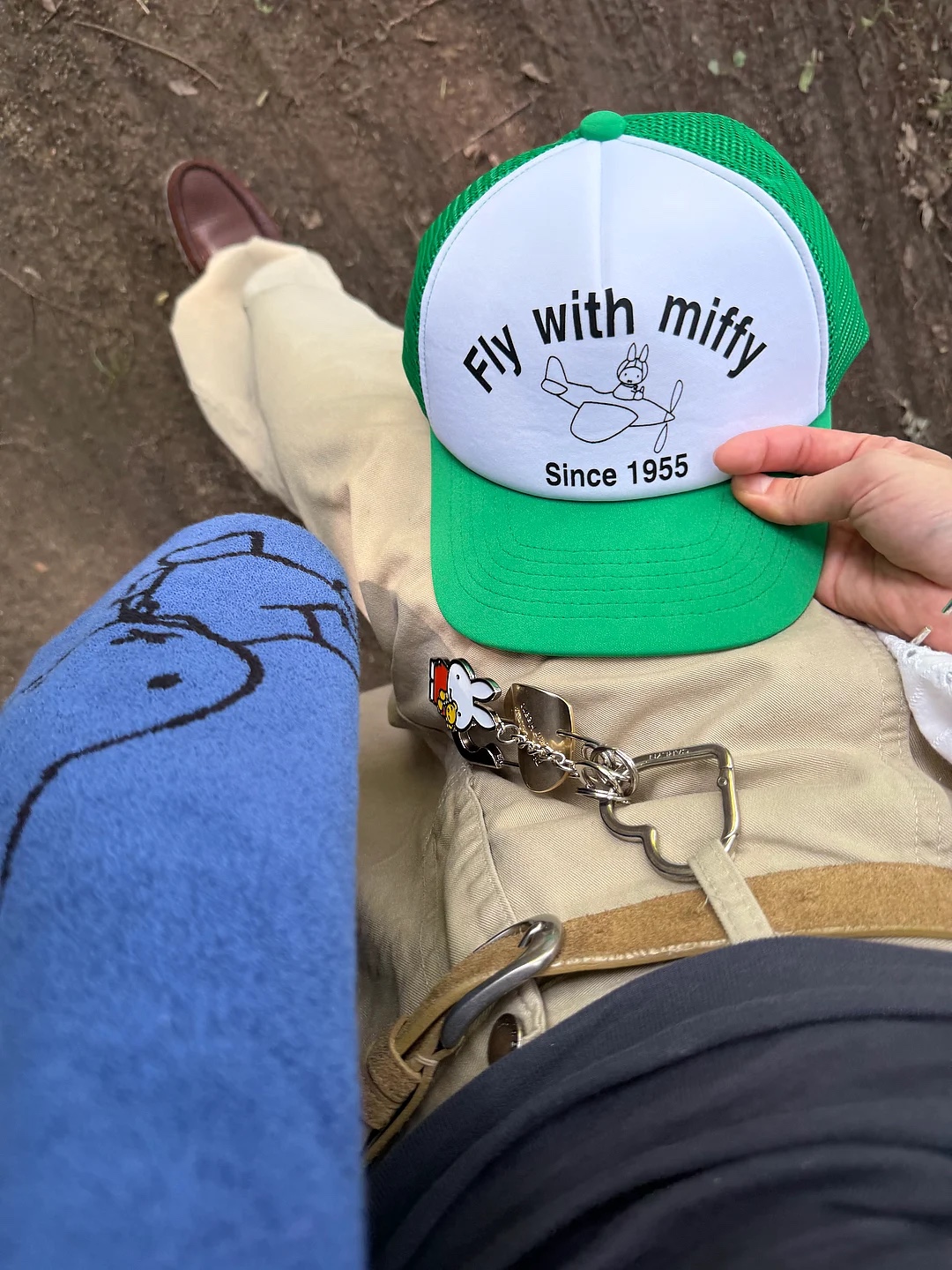 MILLO WOMEN x miffy Airborne Miffy Trucker Cap Green, MILLO WOMEN x miffy Miffy & Friends Key Ring Orange 착용 스타일 - 3