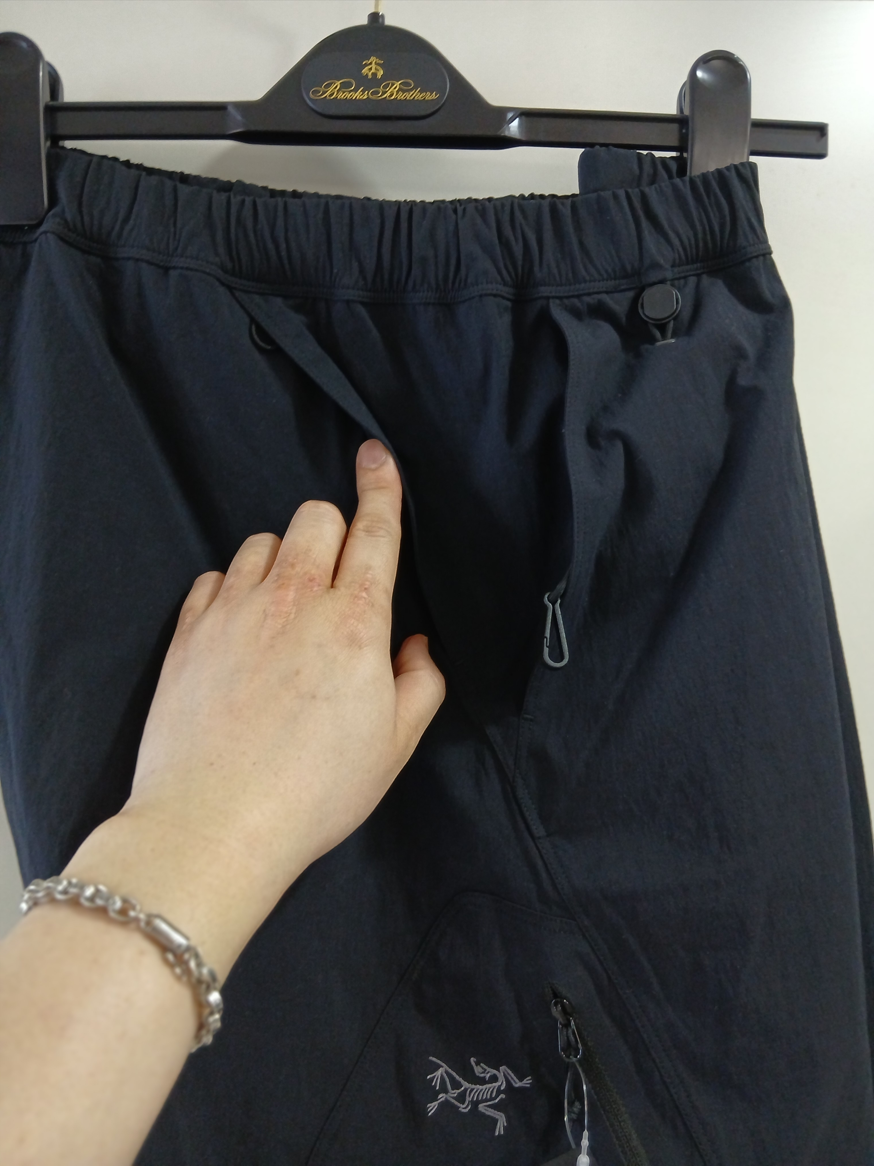 Arc'teryx Konseal Pants Black 착용 스타일 - 3