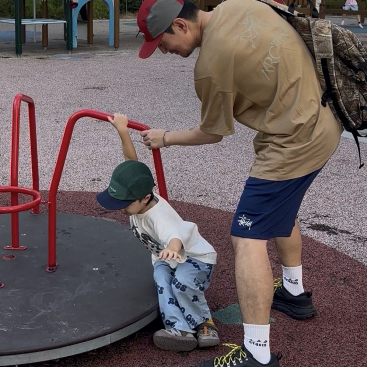 Arc'teryx Kragg SL Cotton Bird Word SS T-Shirt Canvas, Supreme Gore-Tex Camp Cap Red - 26SS 착용 스타일 - 2