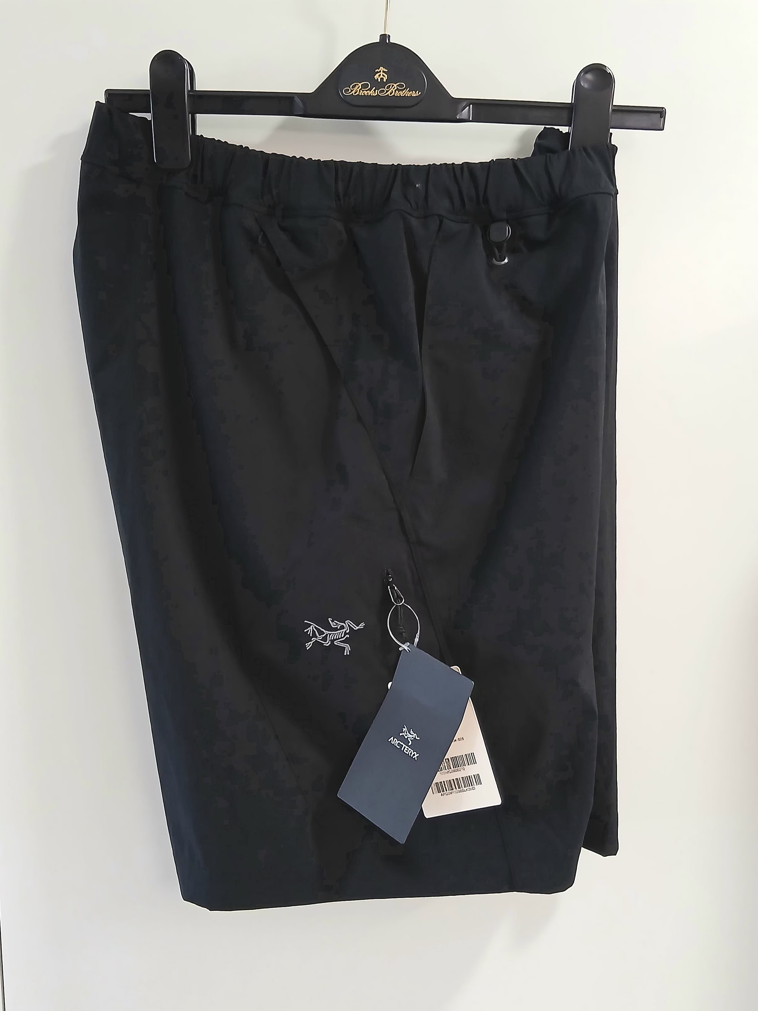 Arc'teryx Konseal Shorts 9 Inch Black 착용 스타일 - 1