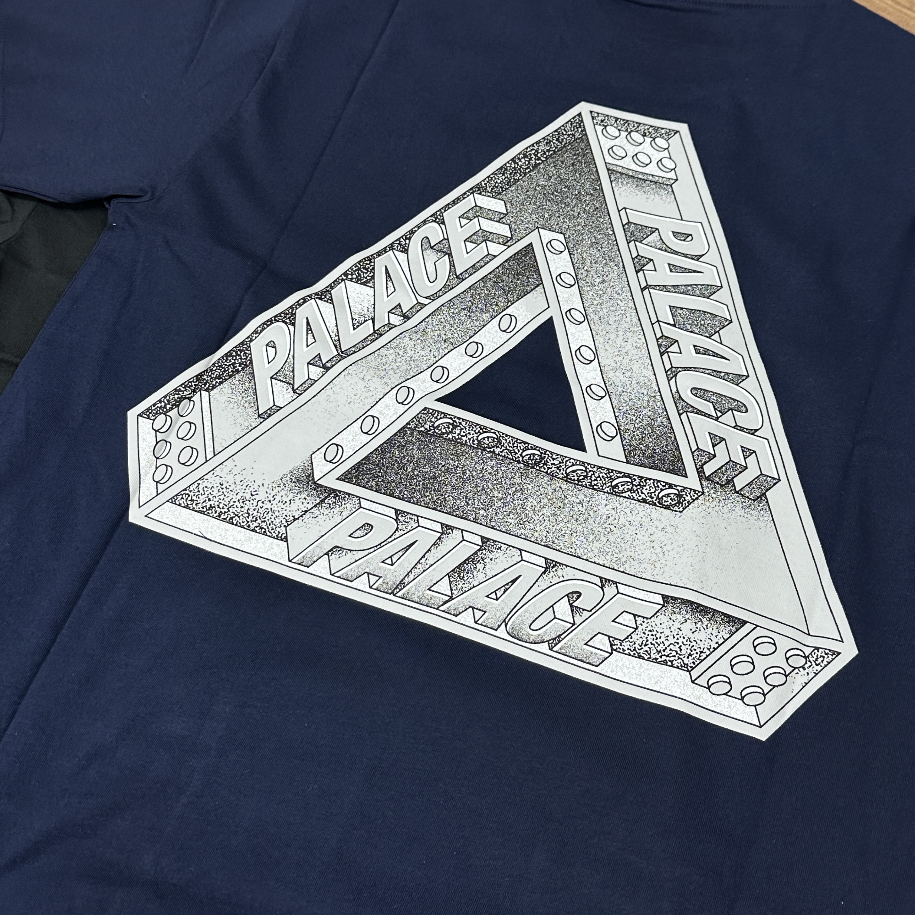 Palace Tri Girders T-Shirt Black - 26SS, Palace Tri Girders T-Shirt Navy - 26SS 착용 스타일 - 2