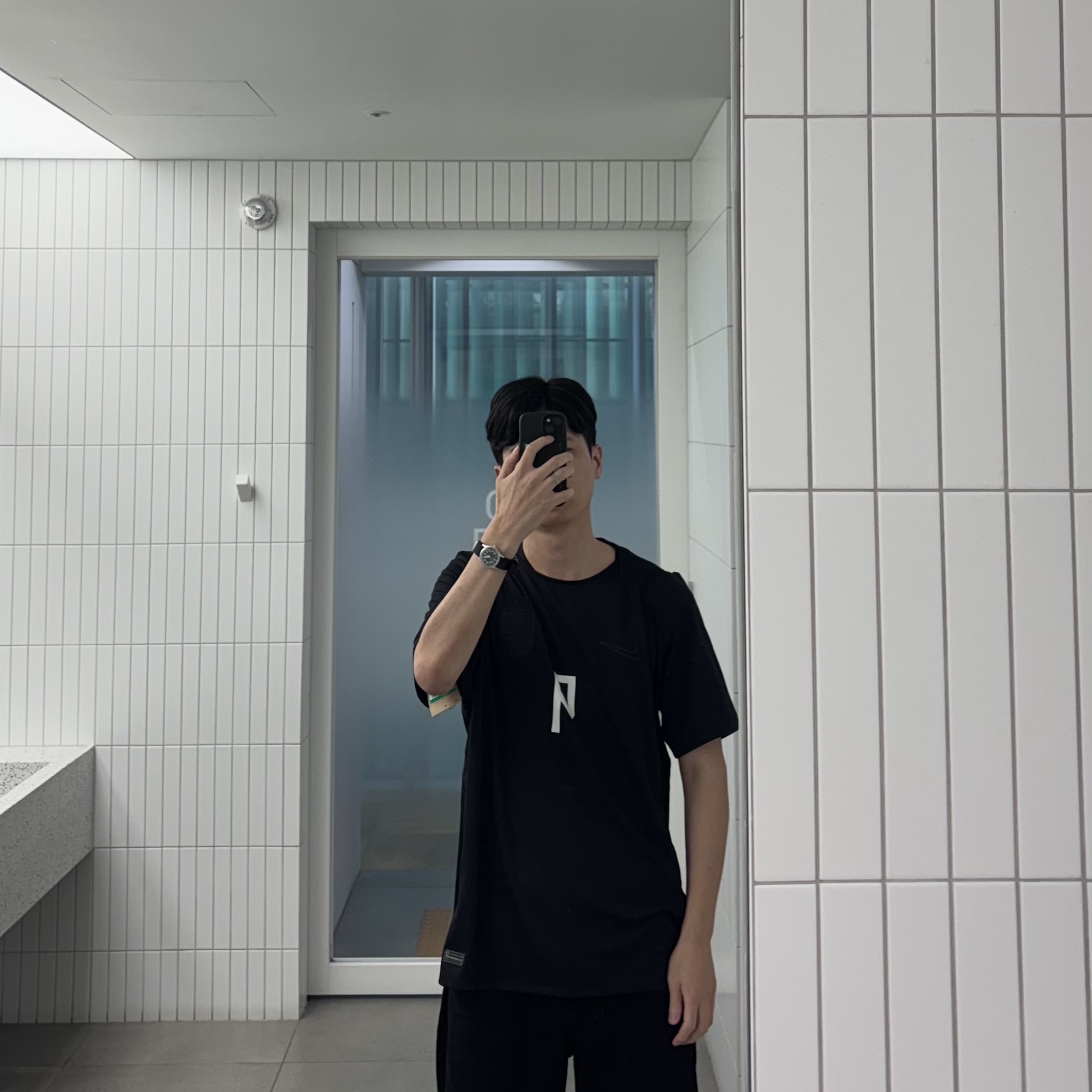 Nike Norway 2026 Stadium Away Dri-Fit Football Replica Jersey Black (IB5381-010) (Non Marking Ver.) 착용 스타일 - 1