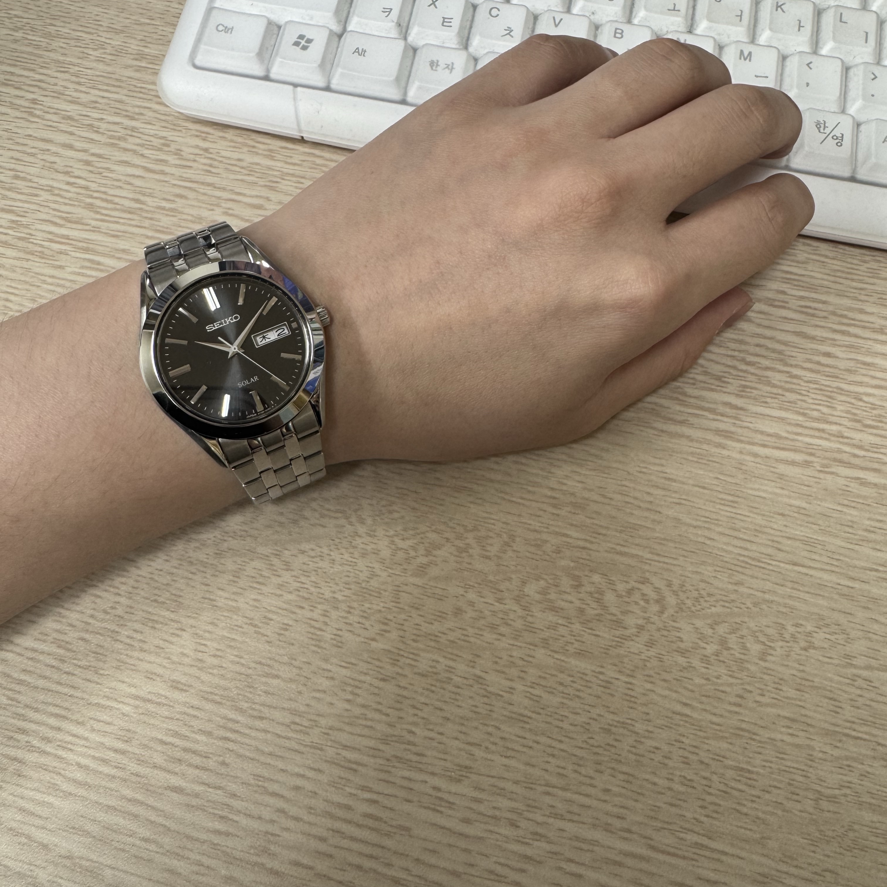 Seiko Spirit SBPX083 37.4mm Stainless Steel Black 착용 스타일