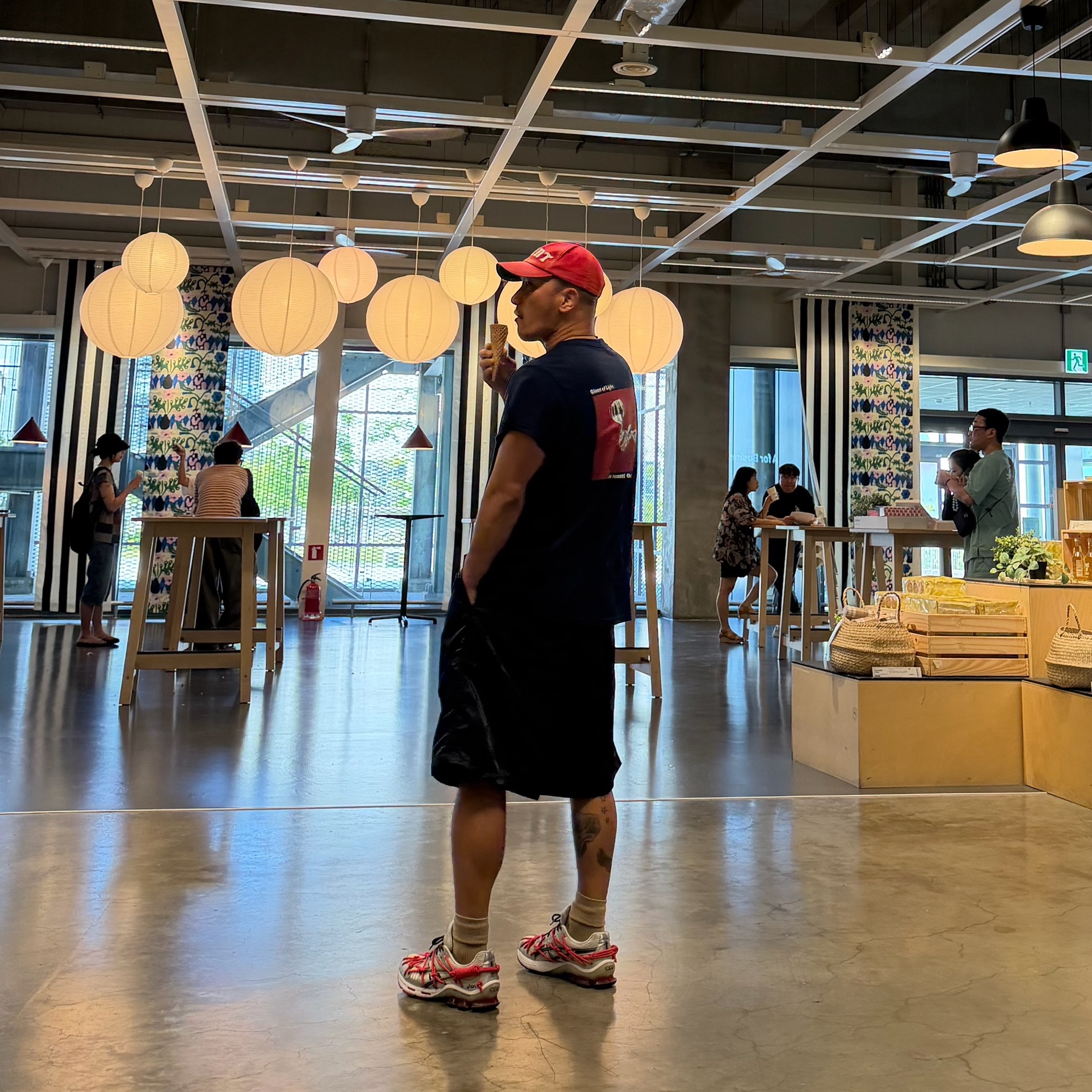 Saint Mxxxxxx Saint 6 Panel Cap Red - 25SS, Asics x Rokh Gel-Kinsei OG White Black Red 착용 스타일