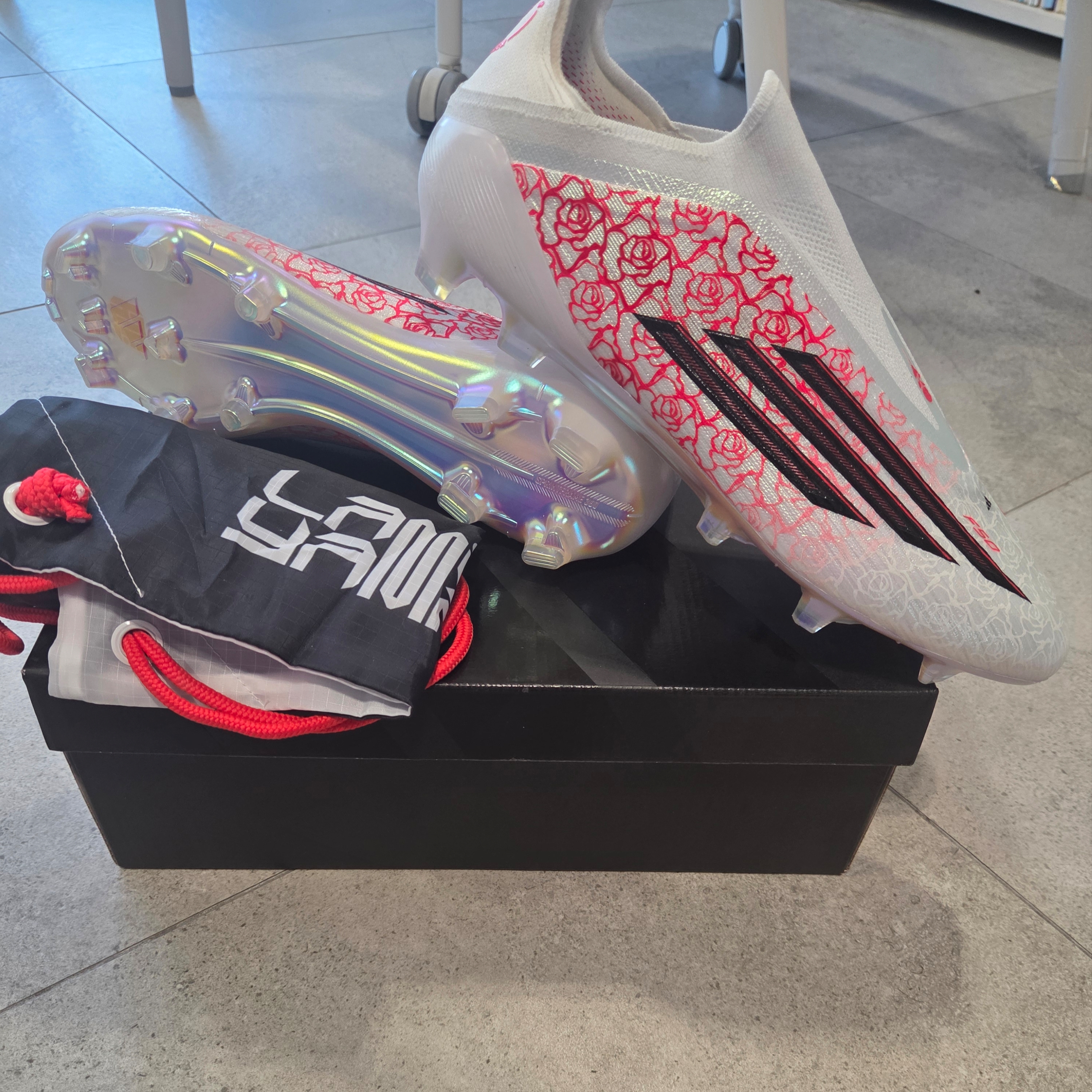 Adidas F50 Elite Lamine Yamal Laceless FG Cloud White Core Black 착용 스타일
