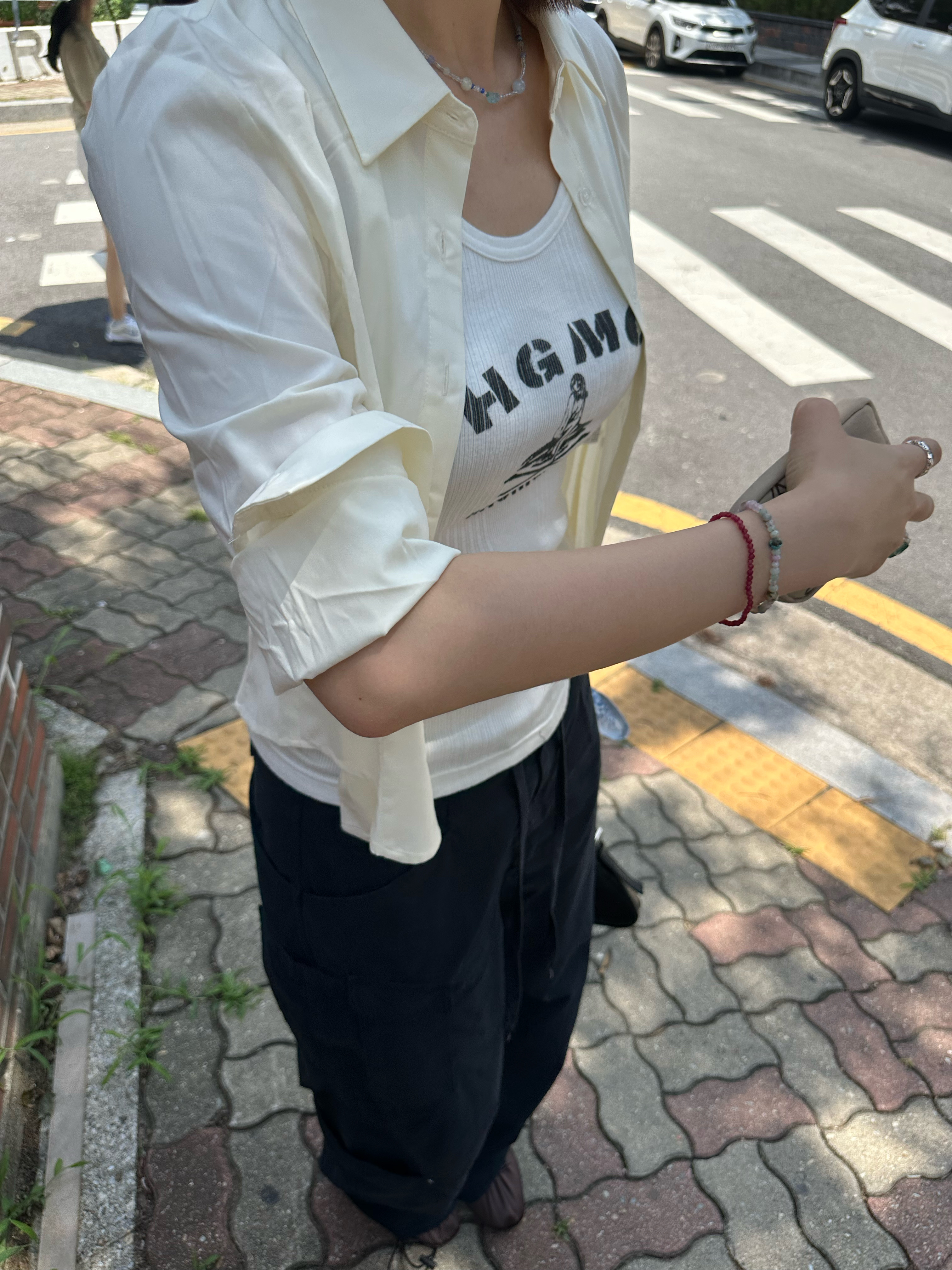(W) GU Strap Ballet Sneakers Dark Brown, Hysteric Glamour Viva1984 Tank Top White 착용 스타일 - 3