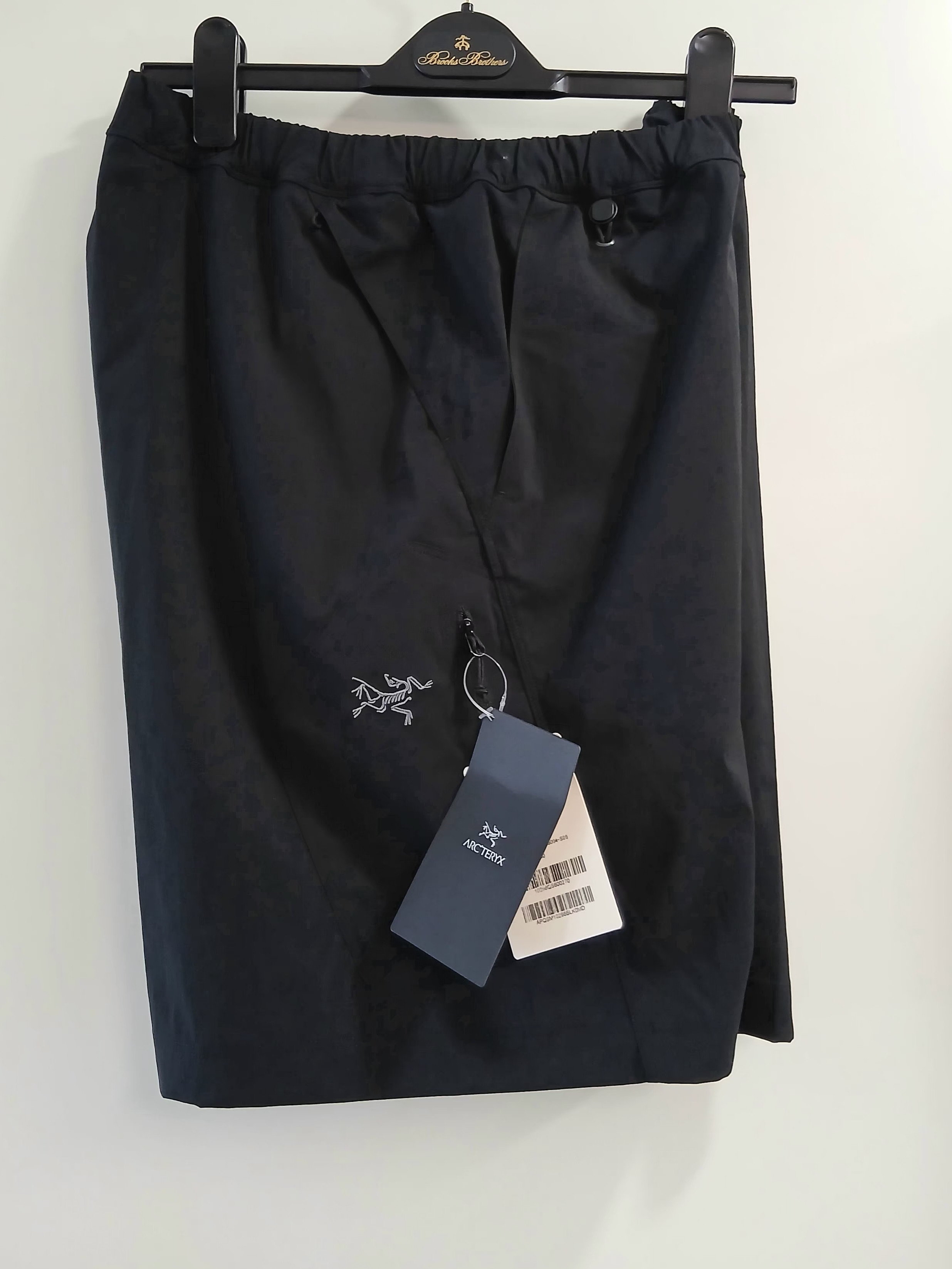 Arc'teryx Konseal Shorts 9 Inch Black 착용 스타일 - 8