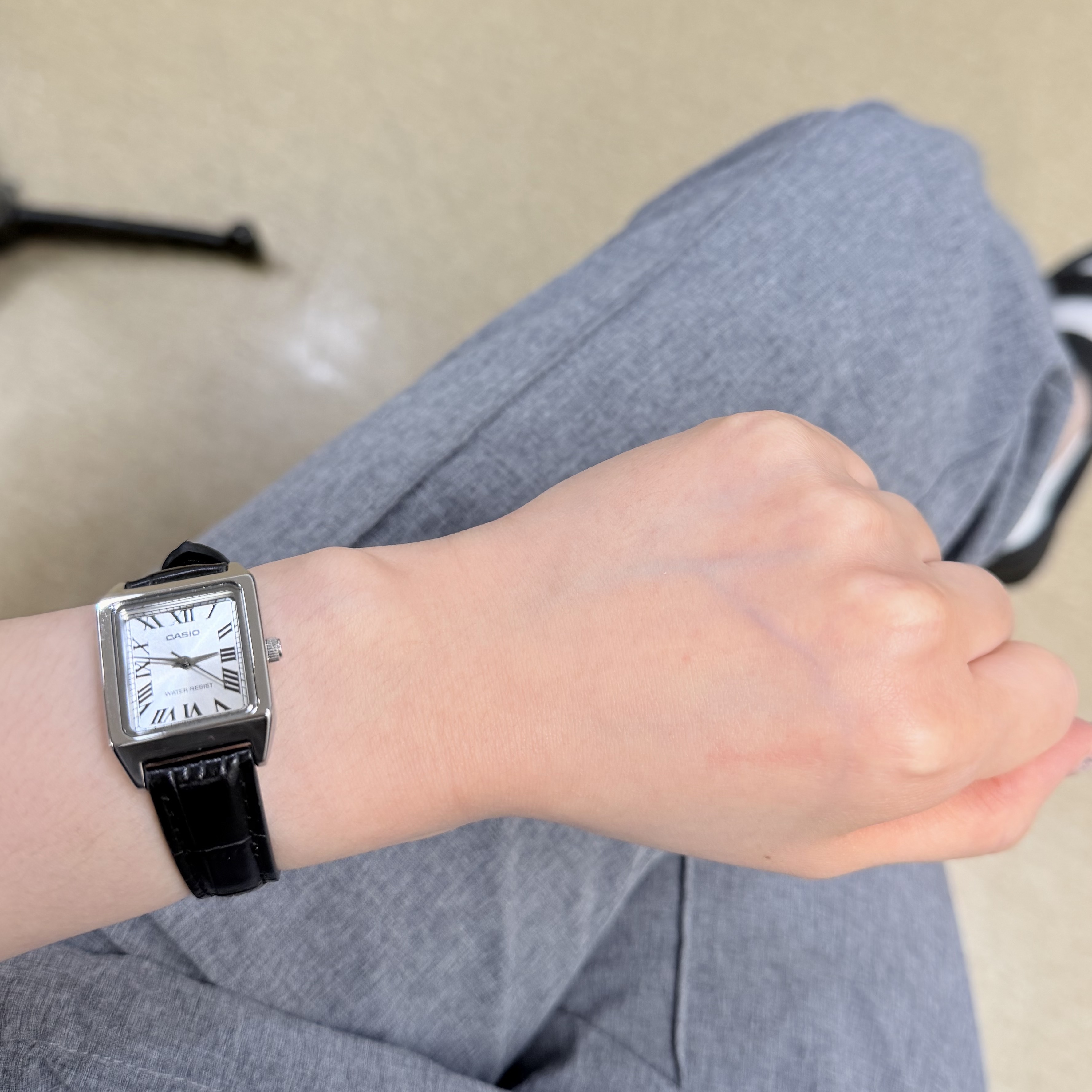 Casio LTP-V007L-7B1 착용 스타일