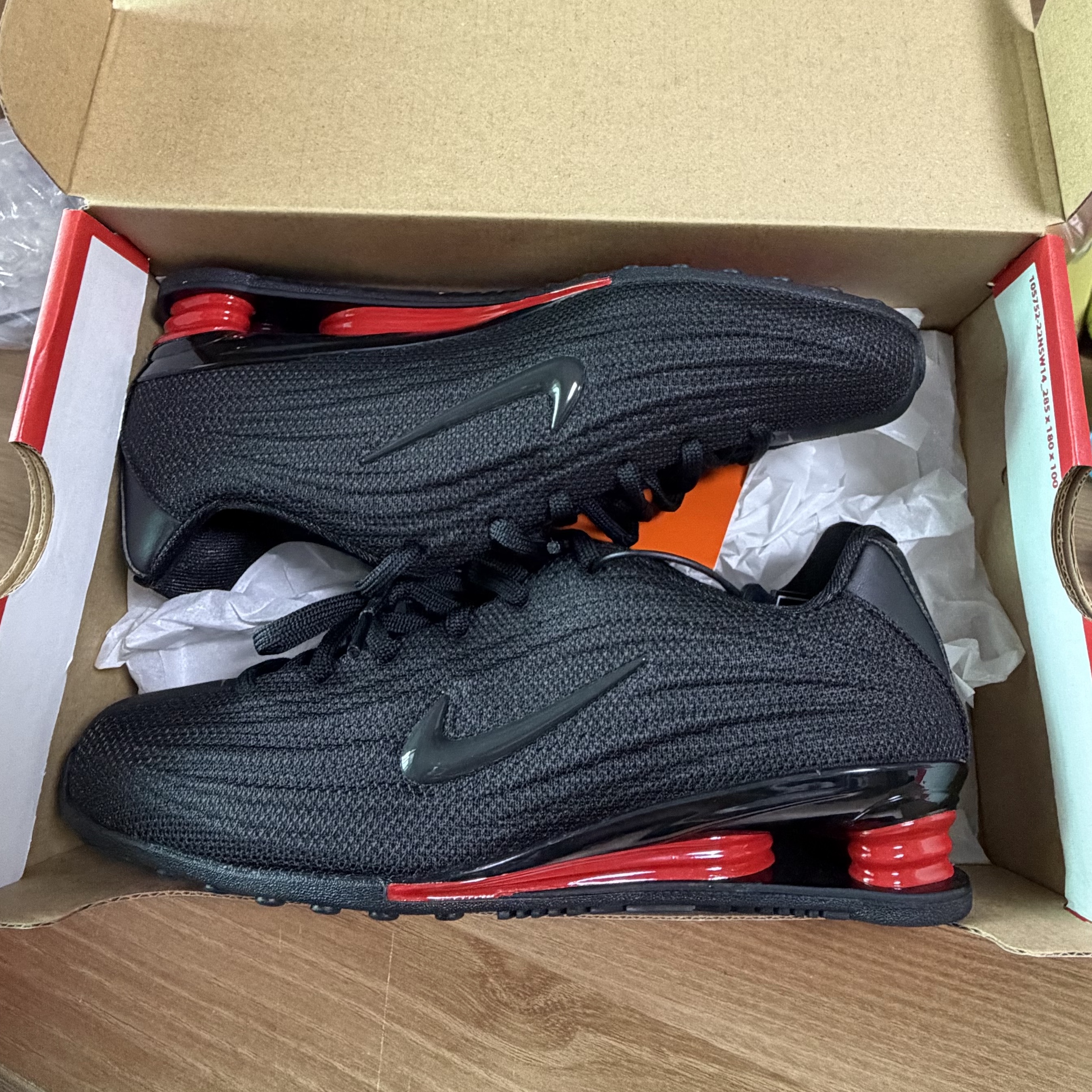 (W) Nike Shox Z Black University Red 착용 스타일 - 2