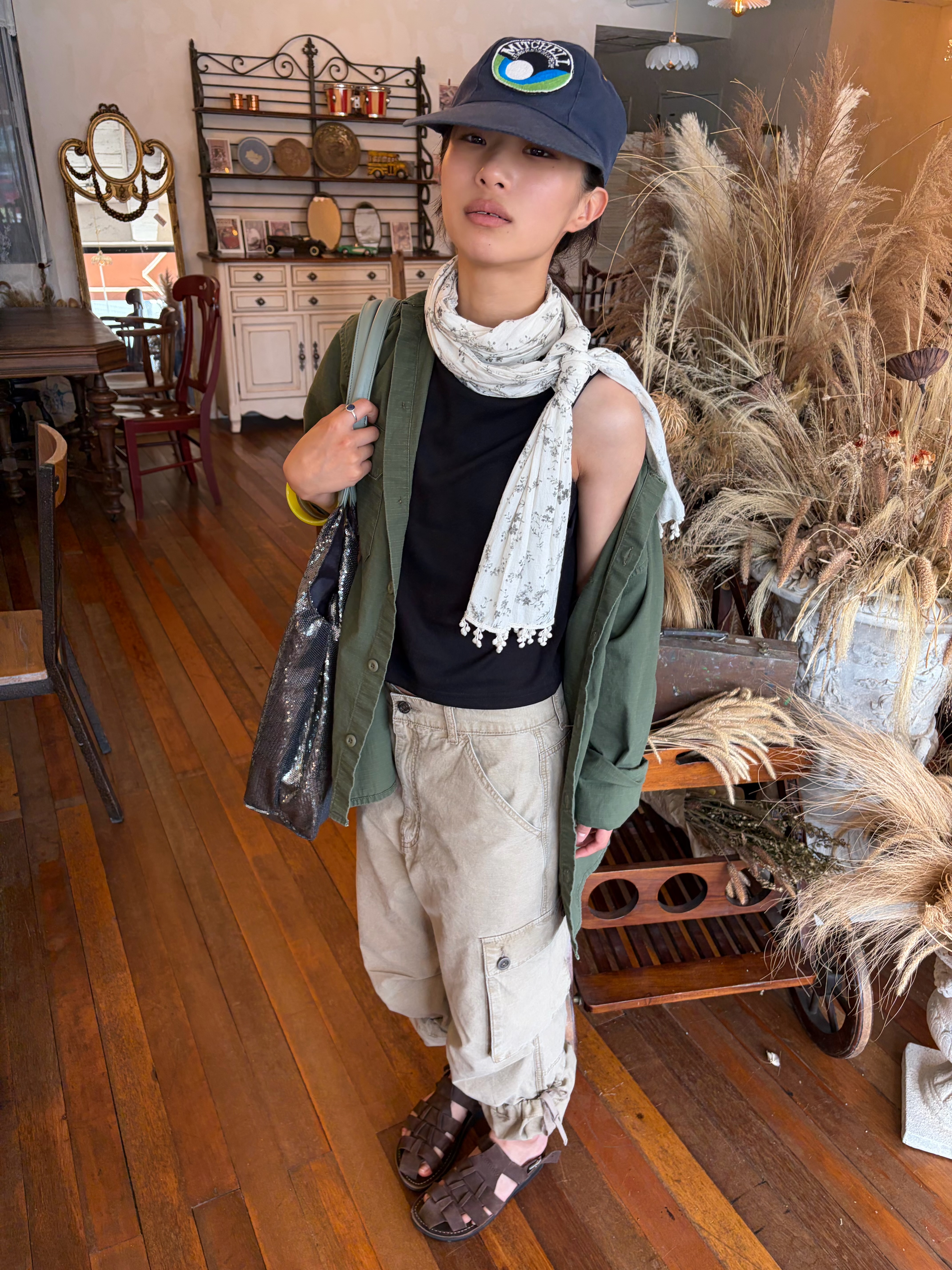 CHOWOO Vintage Military Capri Cargo Pants Washed Beige, CHOWOO Vintage Military Capri Cargo Pants Washed Khaki 착용 스타일 - 1
