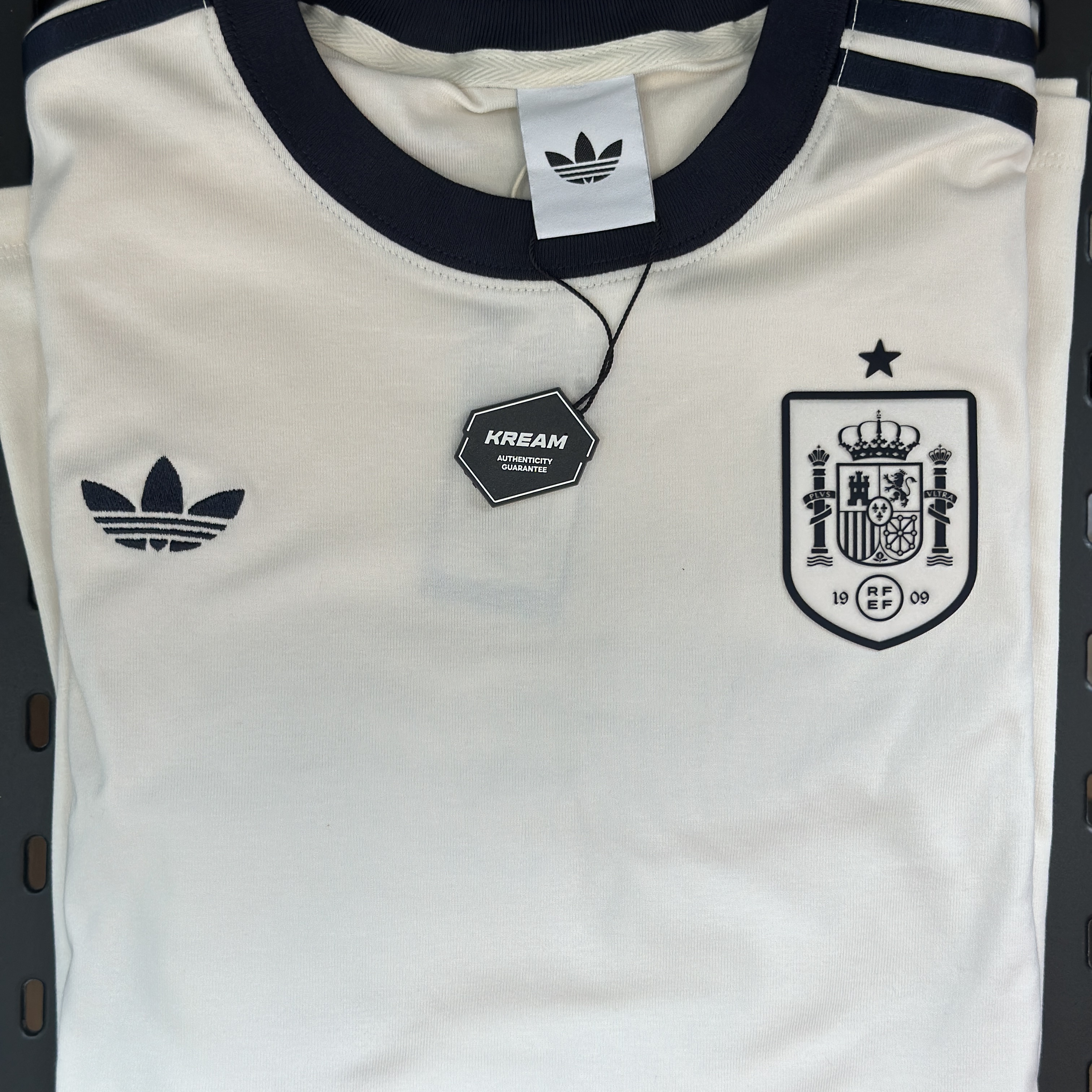 (W) Adidas Spain T-Shirt Chalk White - KR Sizing 착용 스타일