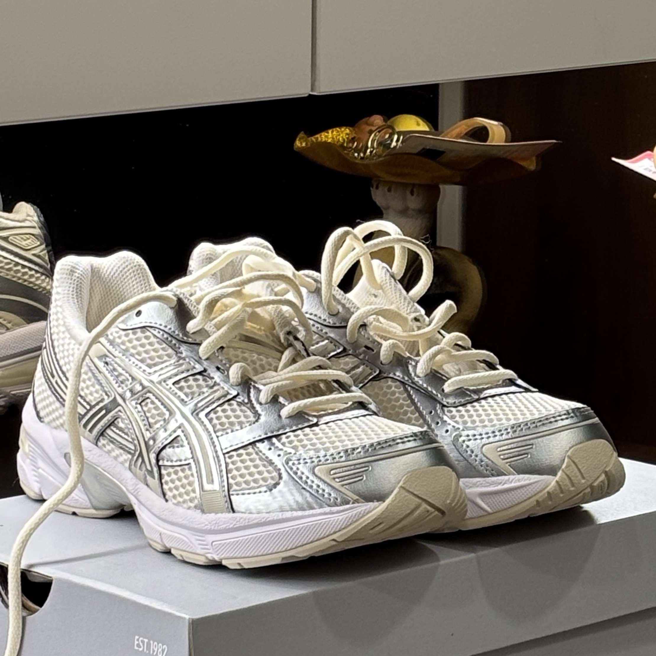 (W) Asics Gel-1130 Cream Pure Silver 착용 스타일 - 2
