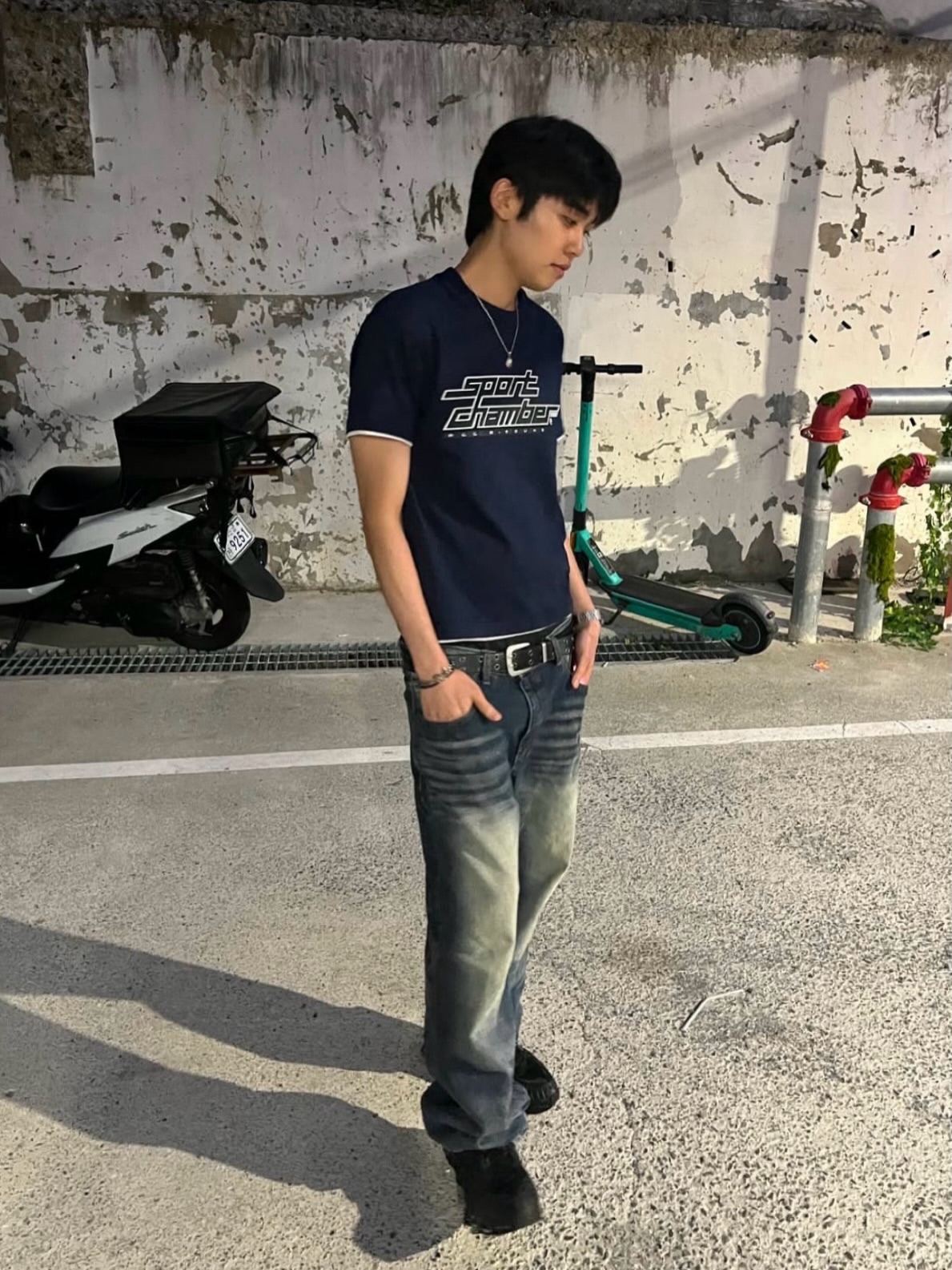 SPORT CHAMBER Pulse Logo T-Shirt Navy 착용 스타일 - 2