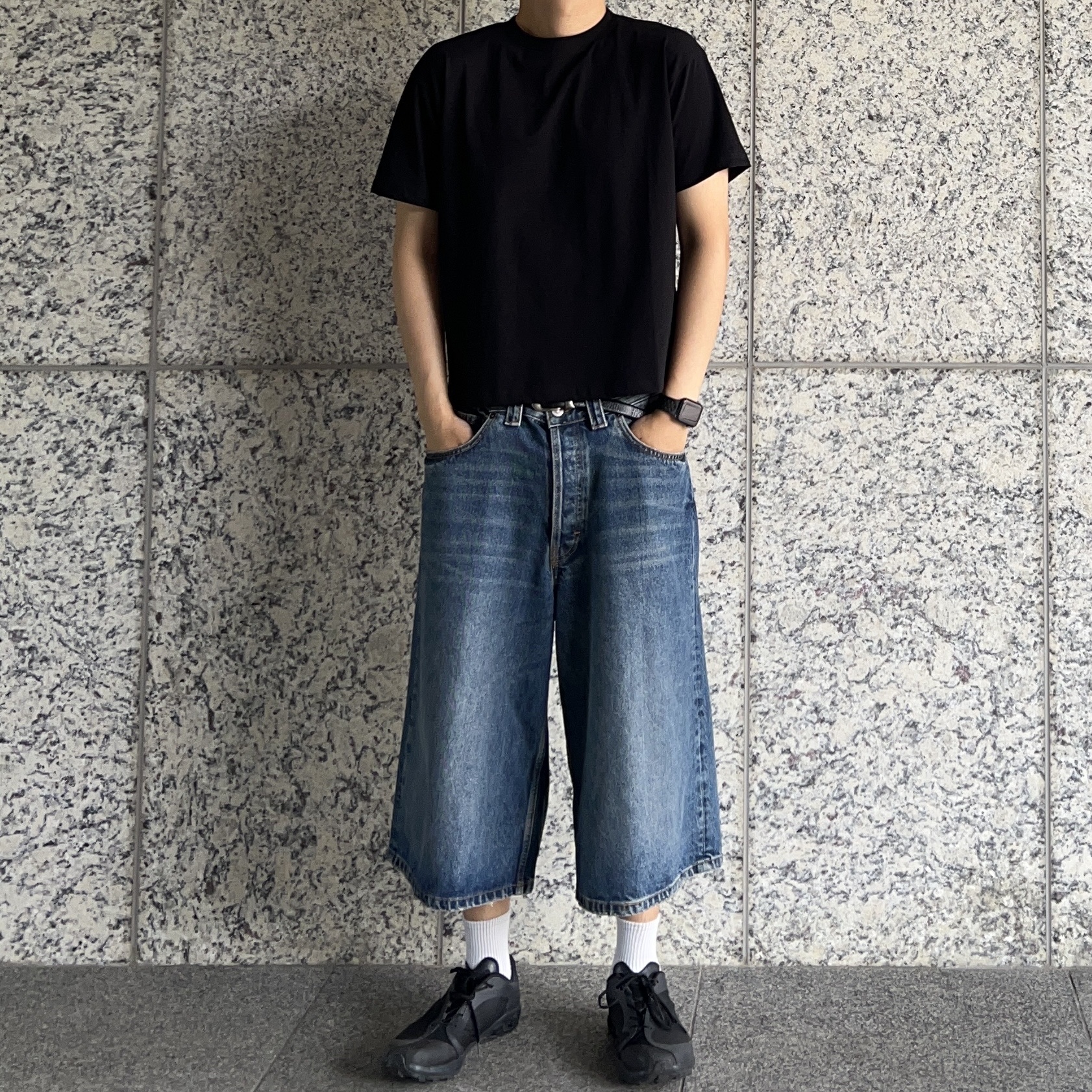 On Running x Post Archive Faction (Paf) Cloudventure Peak All Black 착용 스타일