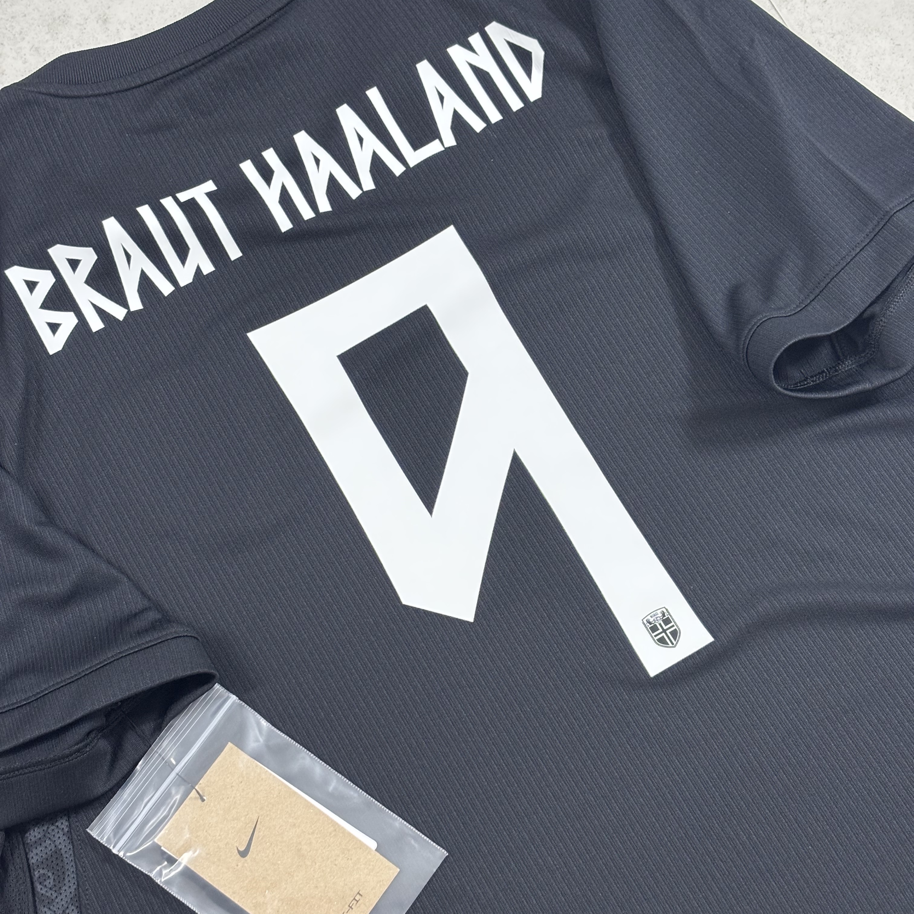 Nike Norway 2026 Stadium Away Dri-Fit Football Replica Jersey Black (IB5381-010) (Non Marking Ver.) 착용 스타일 - 2