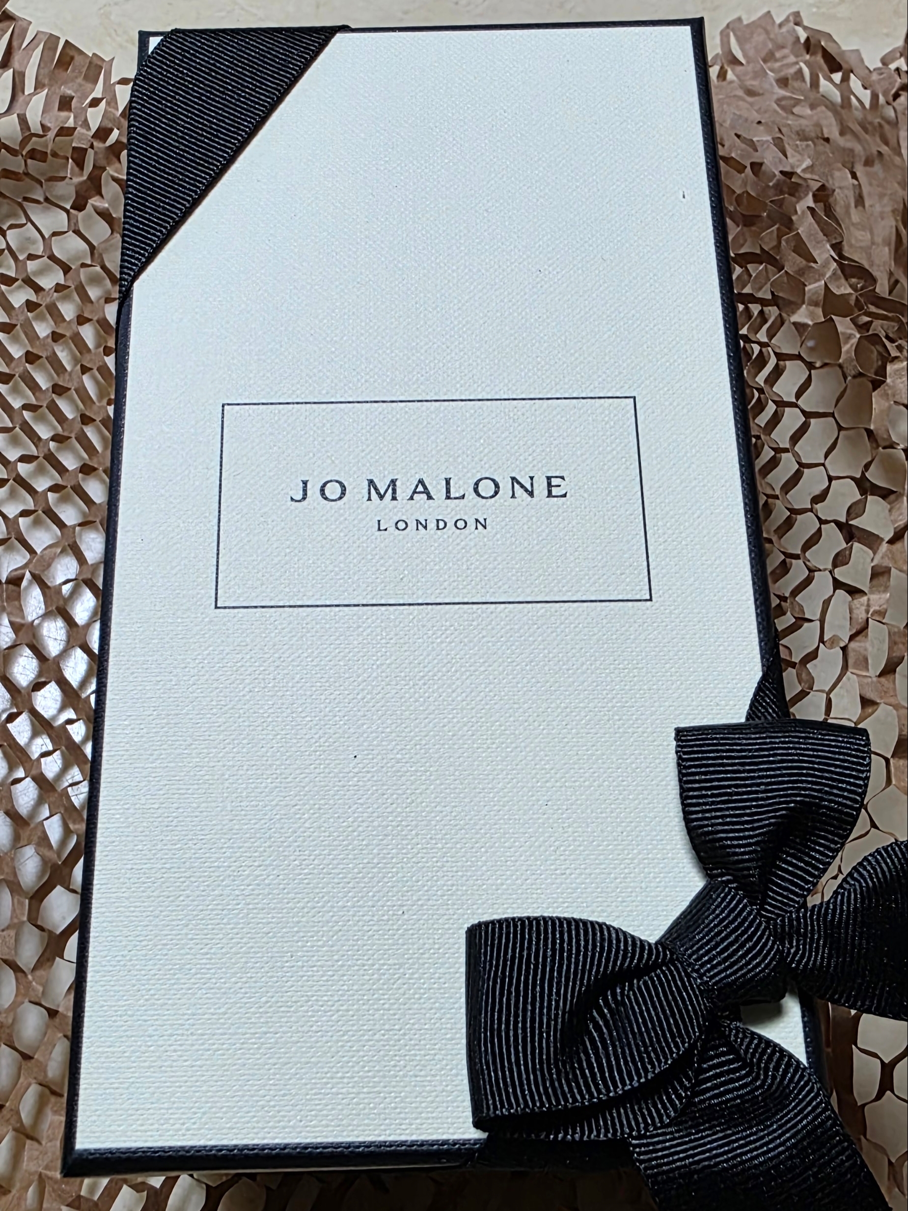 Jo Malone Blackberry & Bay Cologne 50ml, Diptyque Orpheon Eau De Parfum 75ml 착용 스타일 - 1