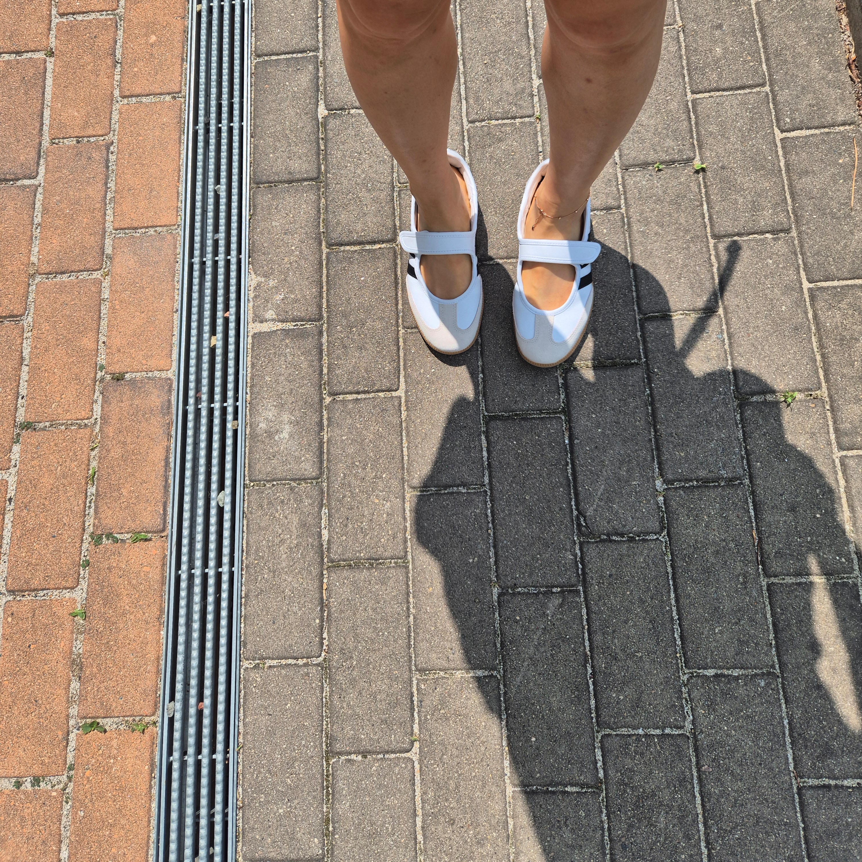 (W) Adidas Samba Jane Cloud White Alumina 착용 스타일 - 1