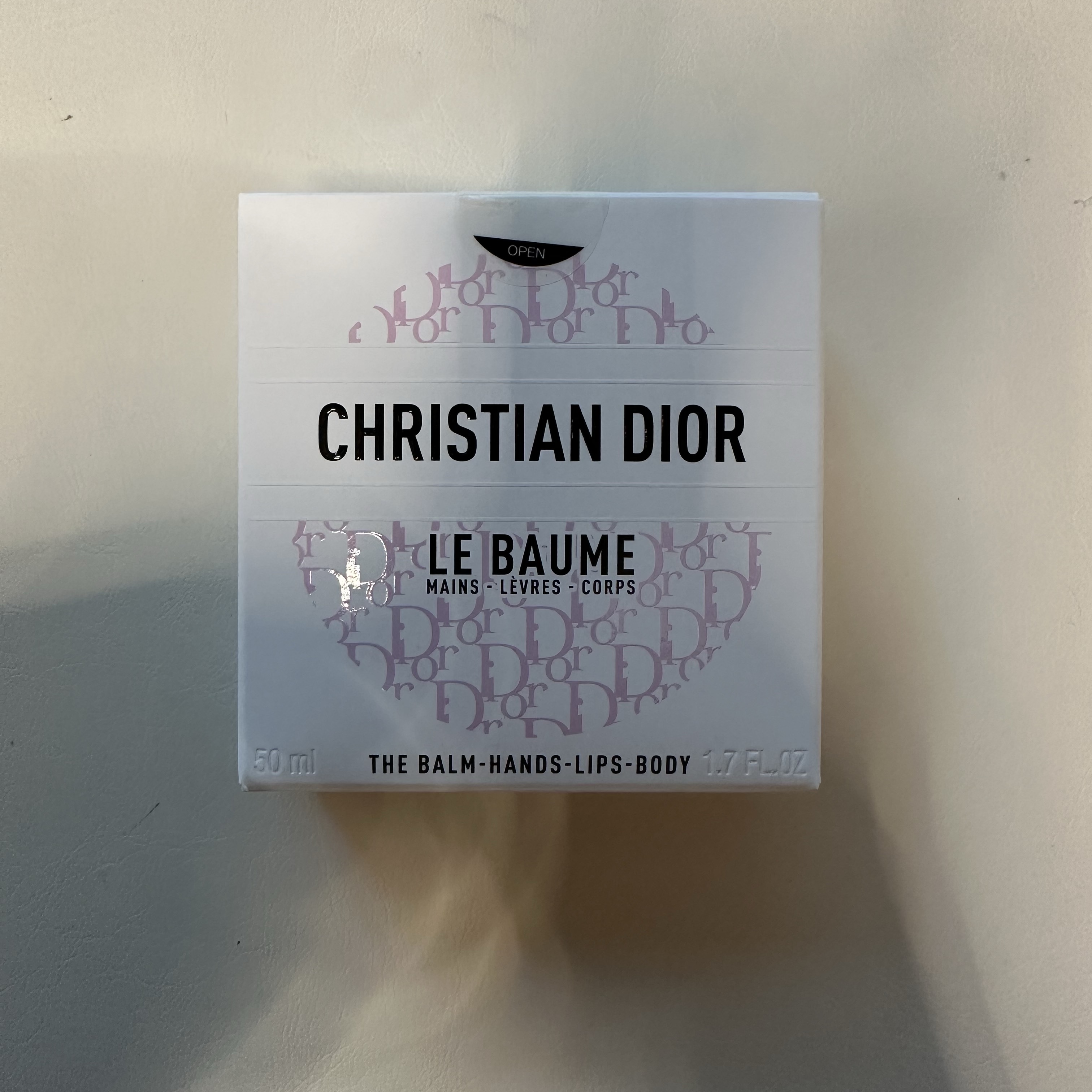 Dior Le Baume Couture Limited Edition Hand Cream 50ml Lilac 착용 스타일