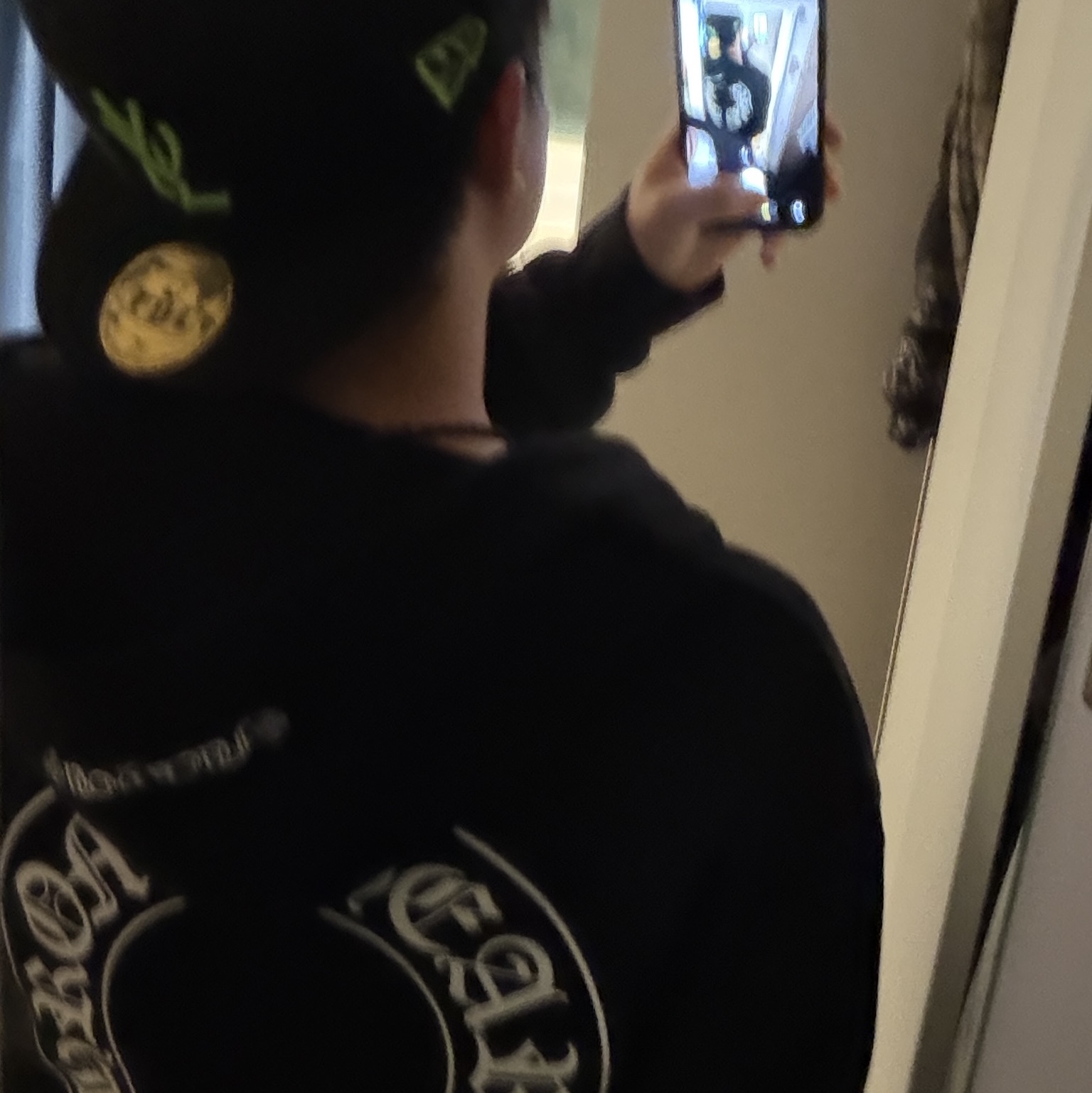 Chrome Hearts Horseshoe Floral Fuck You Logo Fleece Zip-Up Hoodie Black 착용 스타일 - 1