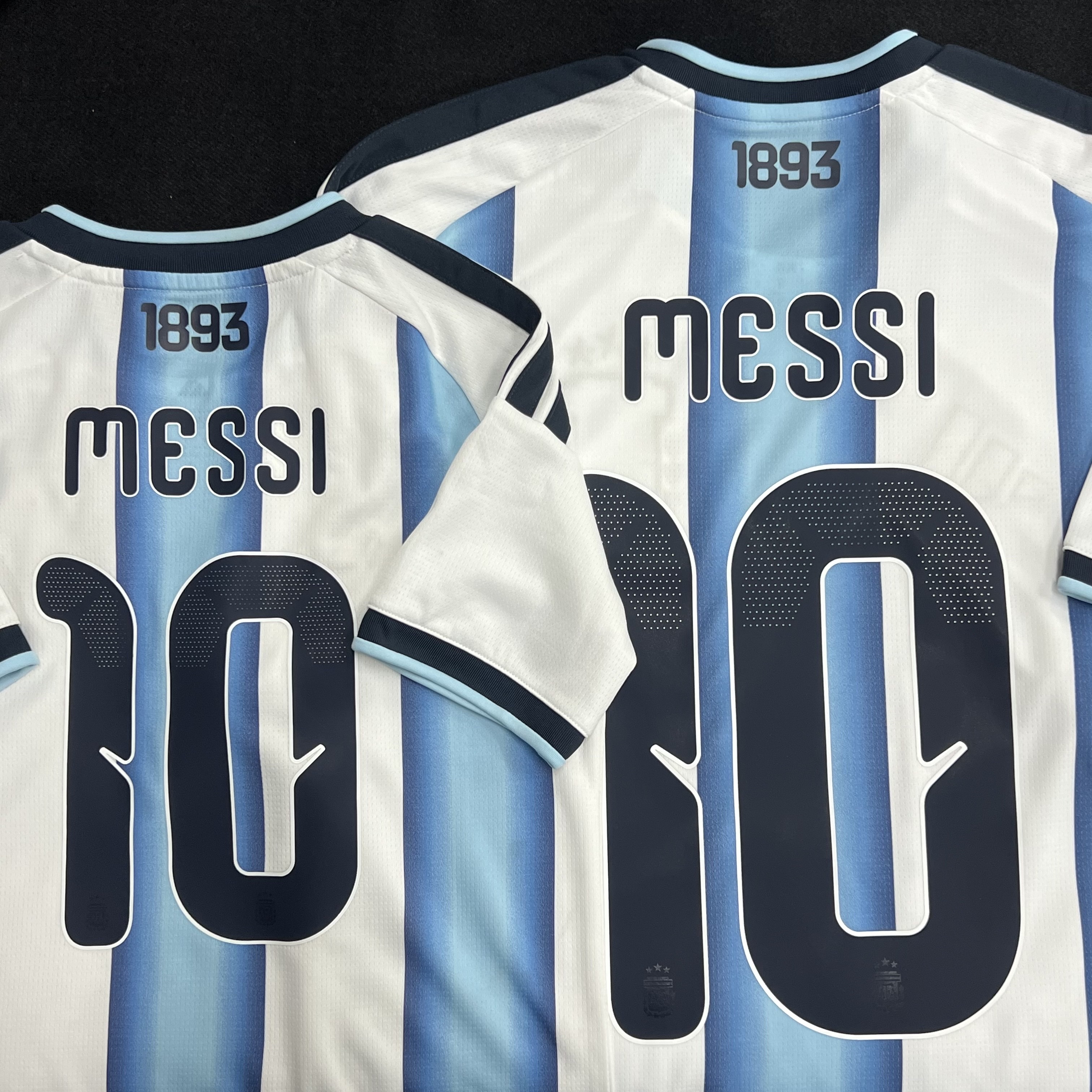 Adidas Argentina 2026 Home Jersey White Icey Blue - KR Sizing (Non Marking Ver.), Adidas Argentina 2026 Away Jersey Black Lucid Blue - KR Sizing (Non Marking Ver.) 착용 스타일