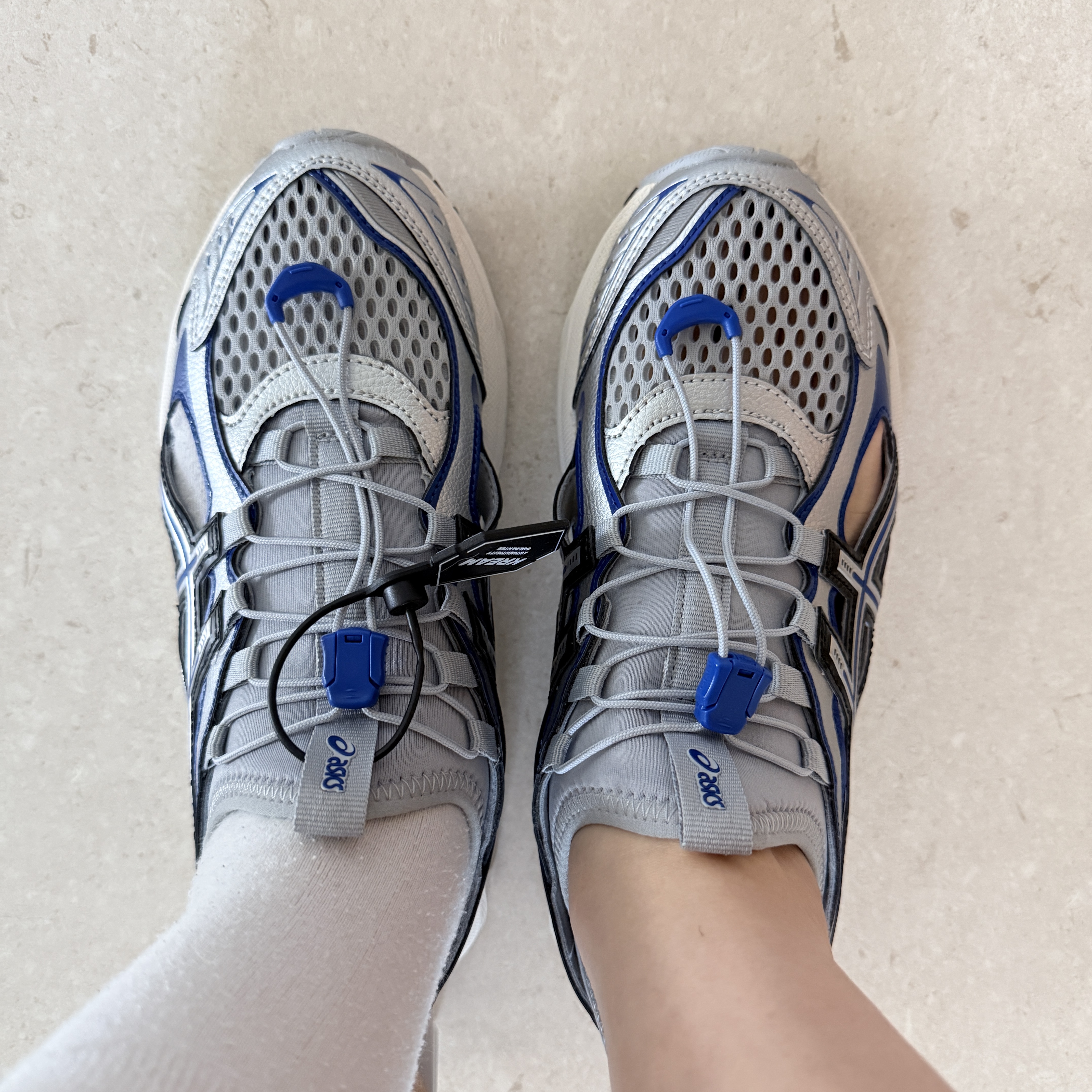 Asics GT-2160 Breeze Pure Silver Asics Blue 착용 스타일 - 1