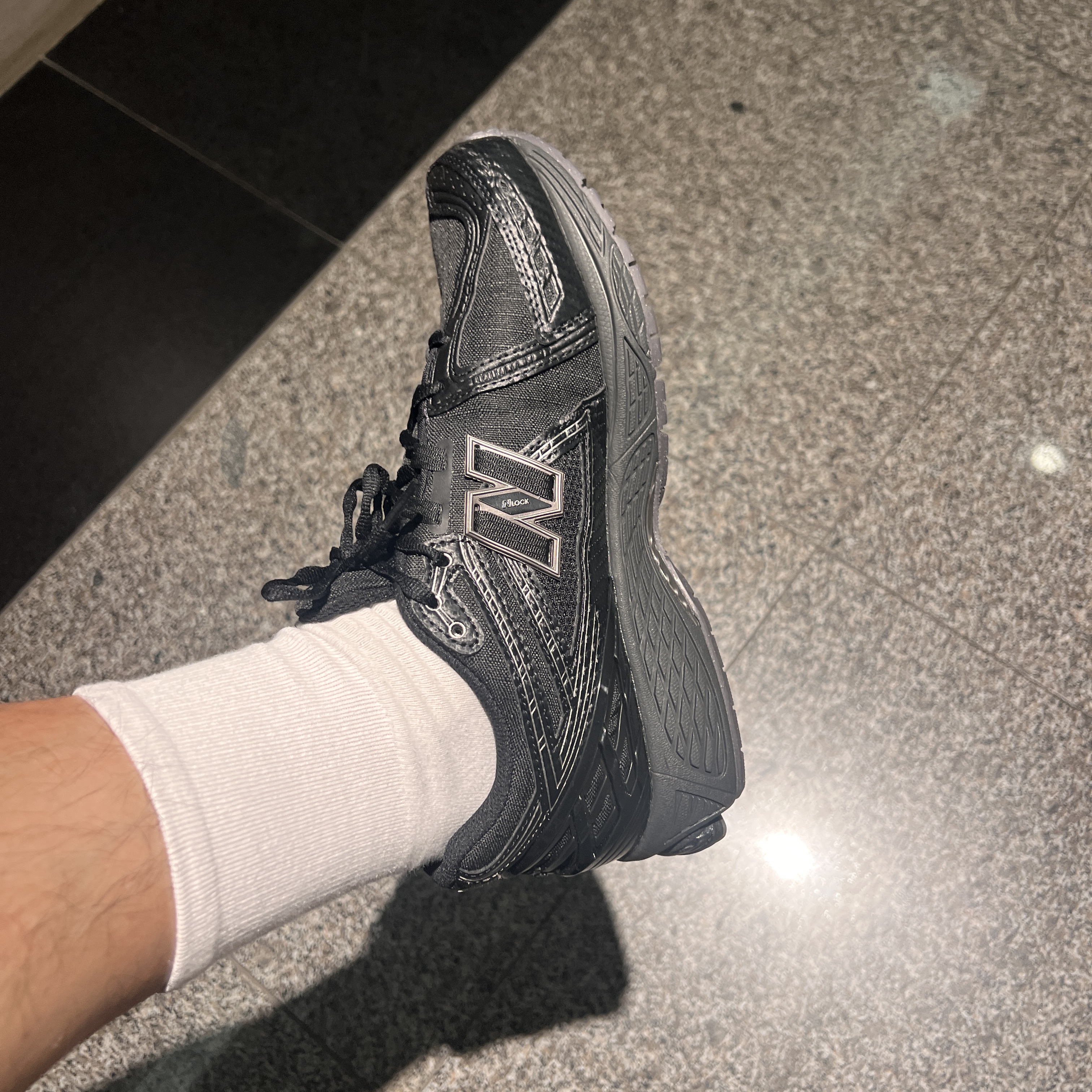 New Balance 1906R Black Silver Metallic - D Standard 착용 스타일 - 3