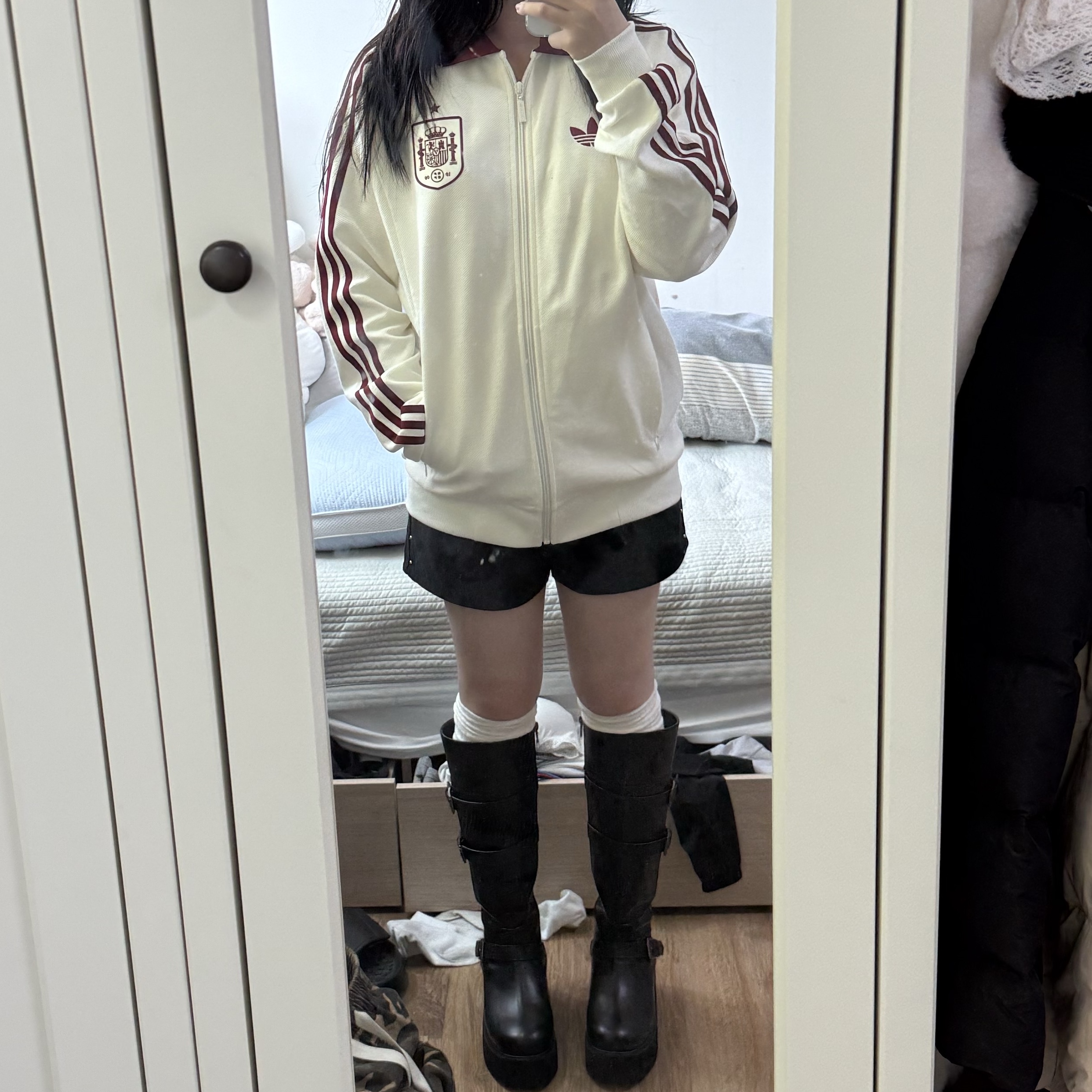 Adidas Spain Away Anthem Jacket Off White - KR Sizing (Non Marking Ver.) 착용 스타일 - 1