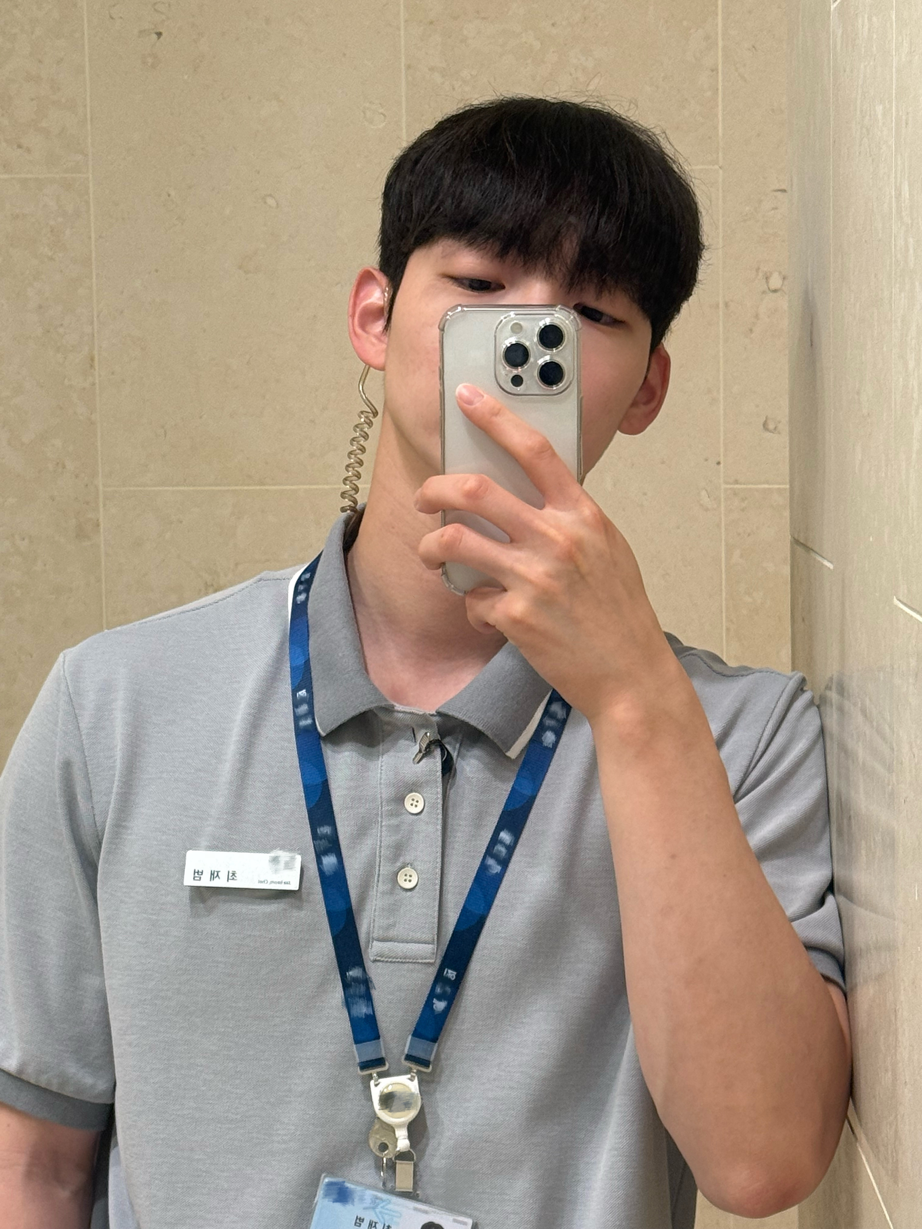 [A등급] Refurbished Apple iPhone 16 Pro 256GB 착용 스타일