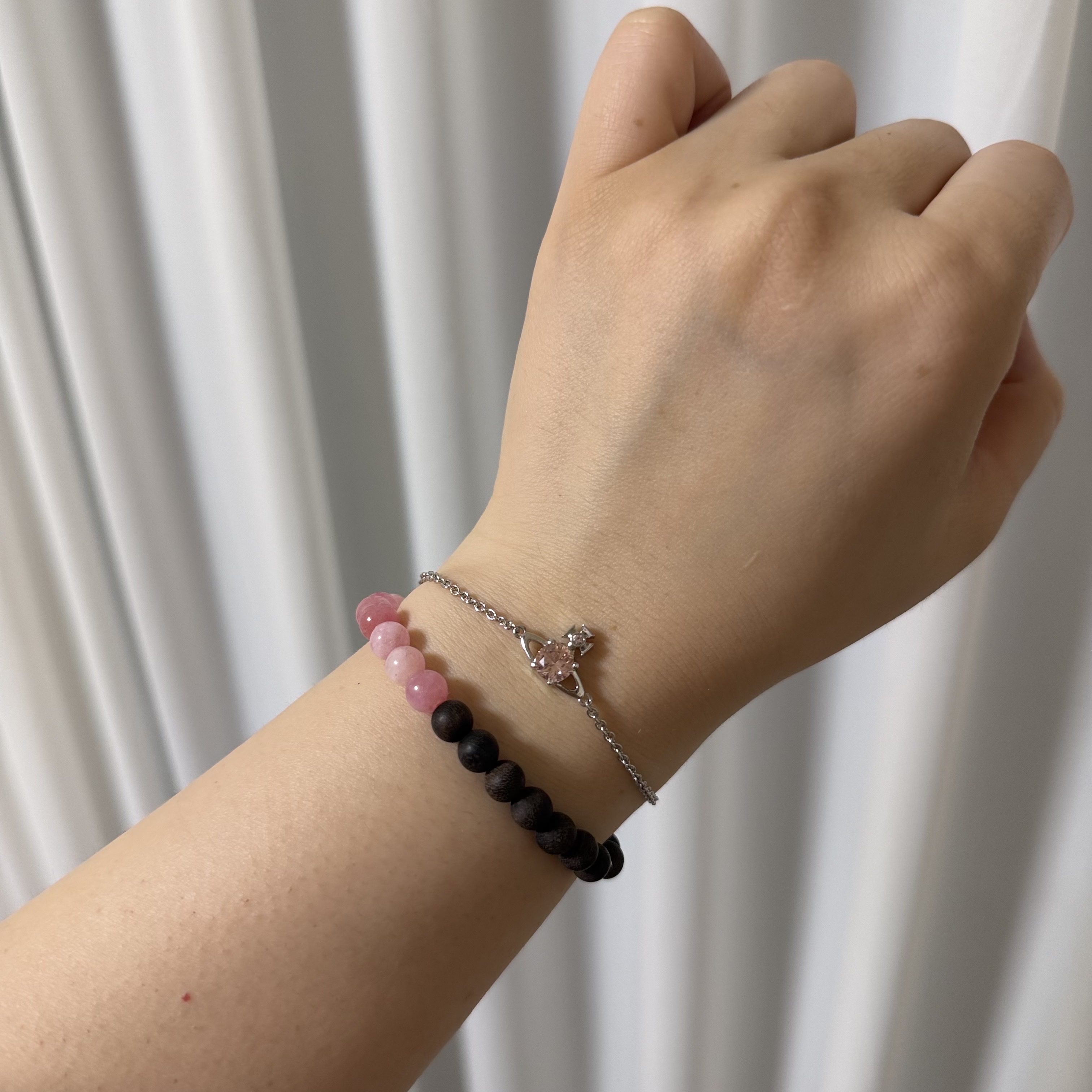 (W) Vivienne Westwood Reina Small Bracelet Silver Champagne 착용 스타일 - 1