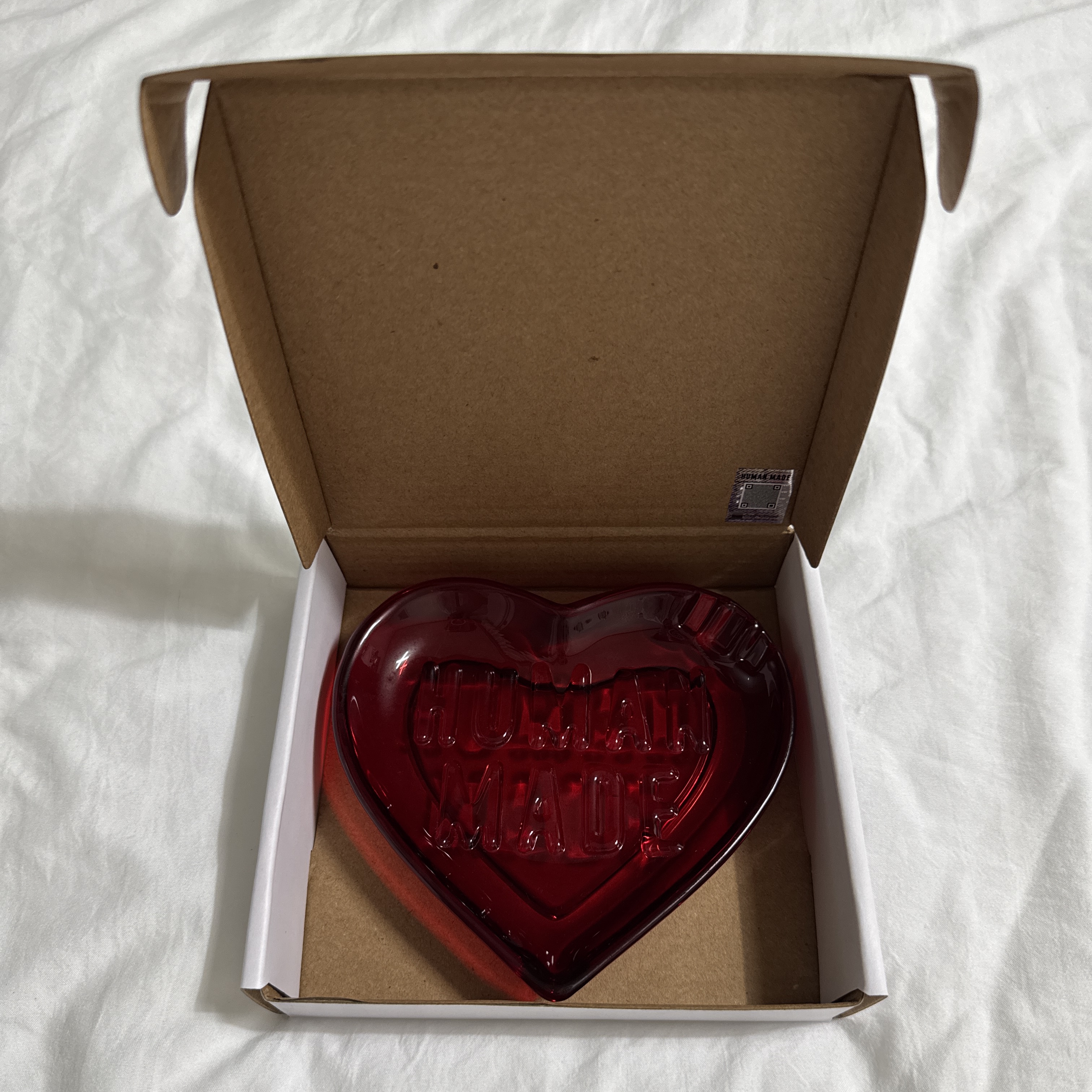 Human Made Heart Glass Tray Red, Human Made x Blue Bottle Coffee Key Charm Blue 착용 스타일 - 4