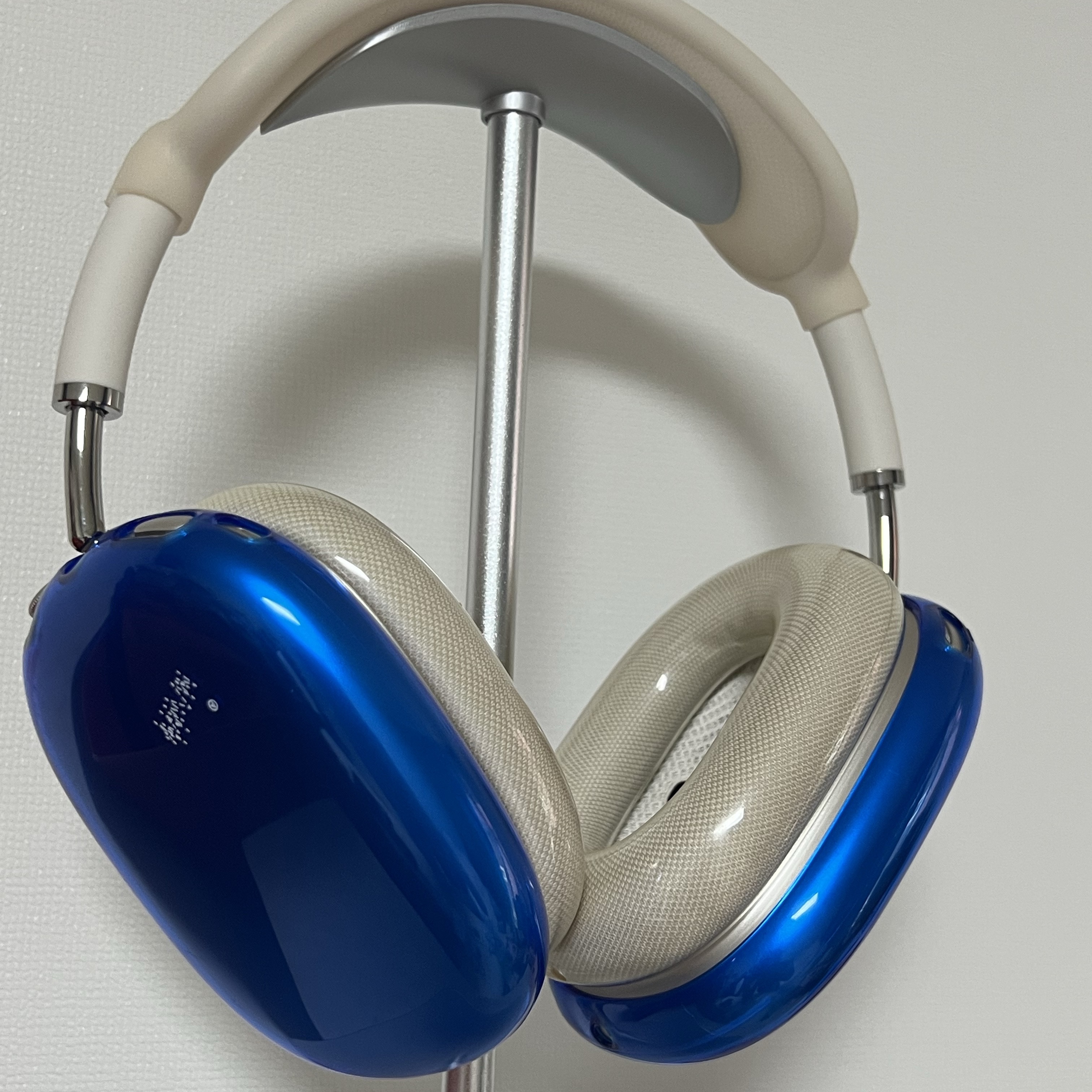 Ader Error Standic AirPods Max Case Z-Blue 착용 스타일 - 2