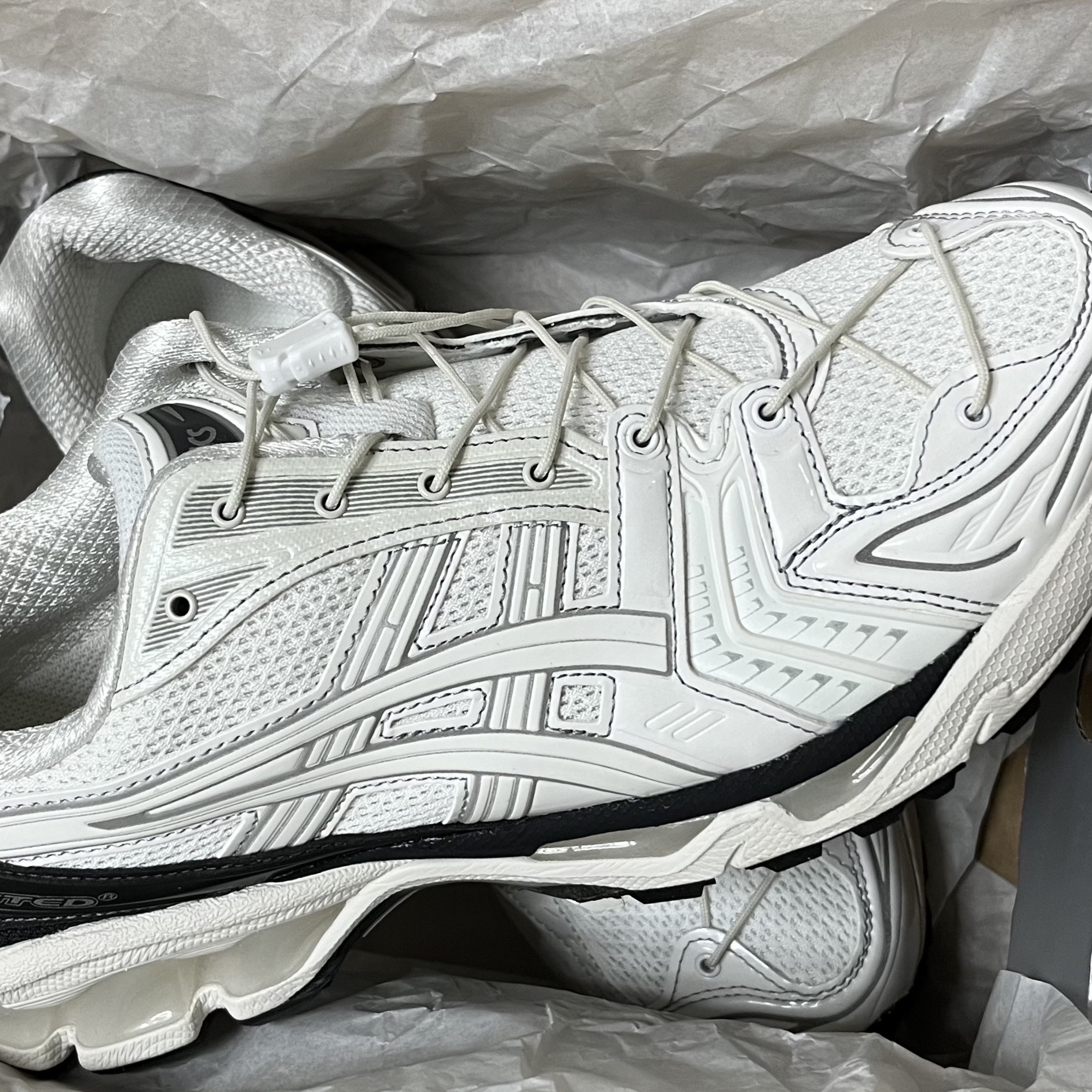 Asics x Unaffected Gel-Kayano 14 Galaxy White 착용 스타일