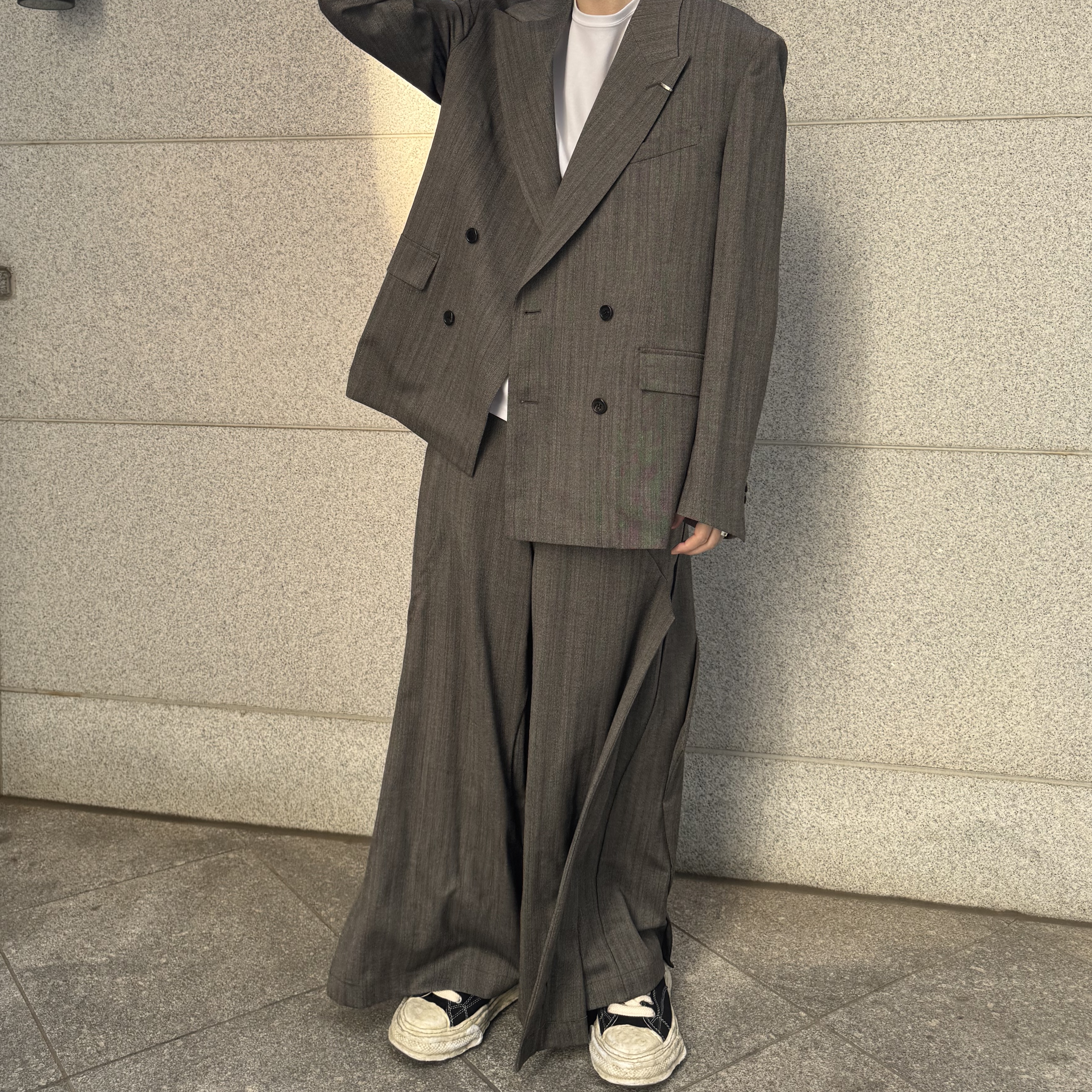 Maison Mihara Yasuhiro Peterson23 OG Sole Garment Dyed Canvas Low-top Sneakers Black 착용 스타일