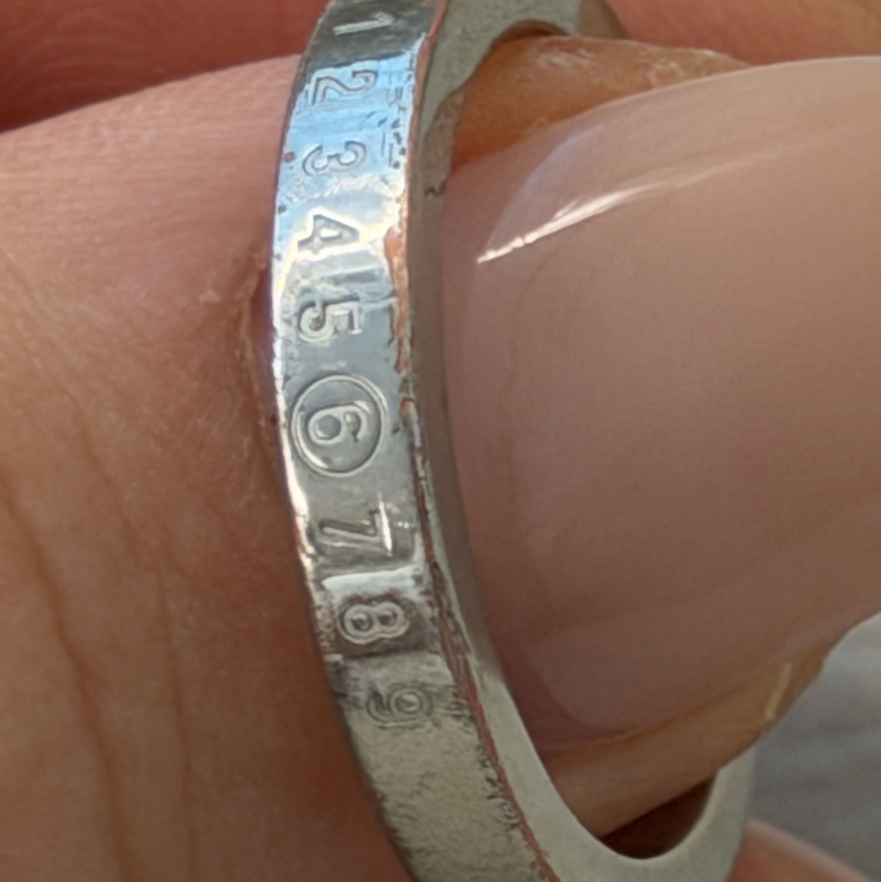 (W) MM6 Maison Margiela Numeric Minimal Signature Ring Silver Palladium 착용 스타일 - 1