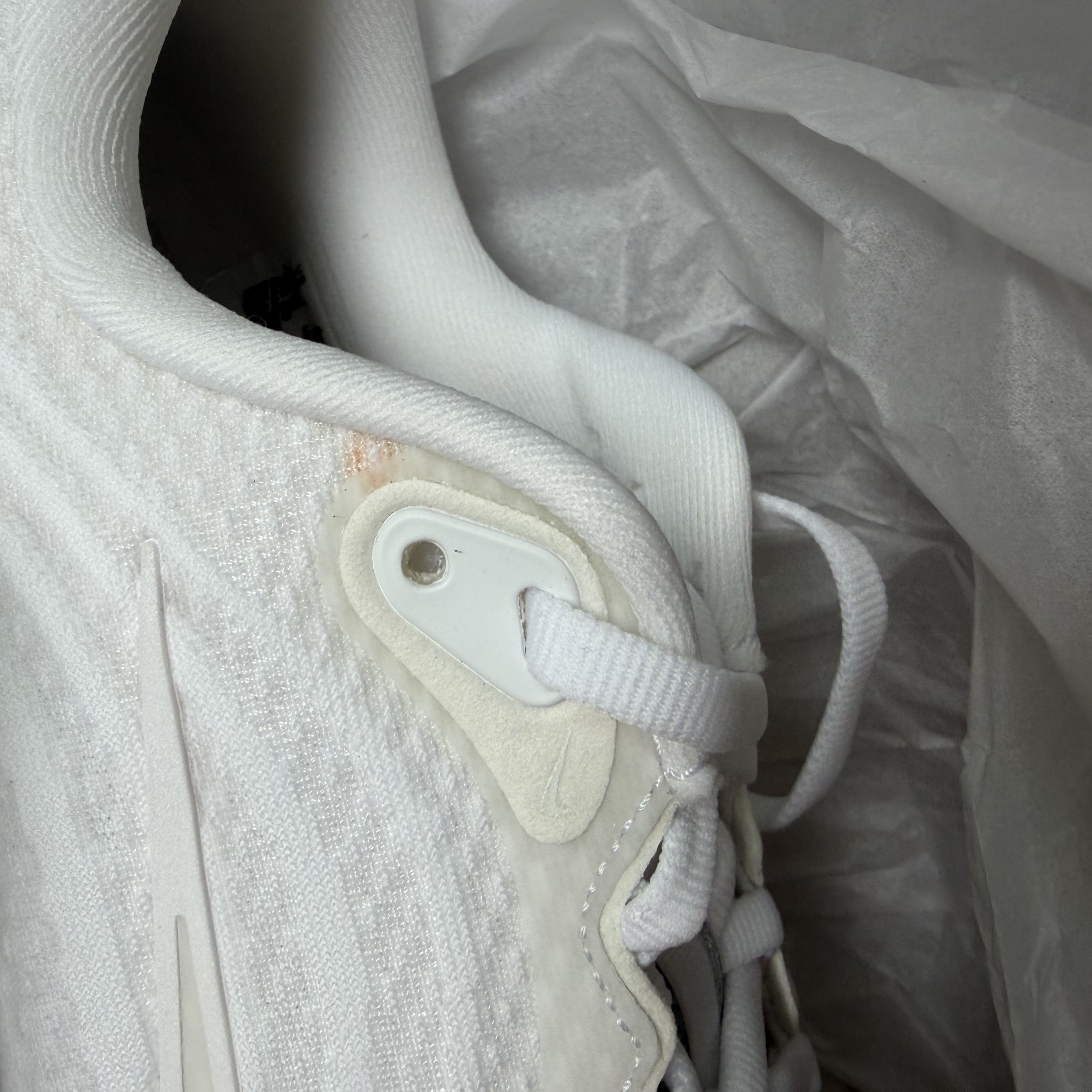 Nike Vomero Plus White Photon Dust 착용 스타일 - 1
